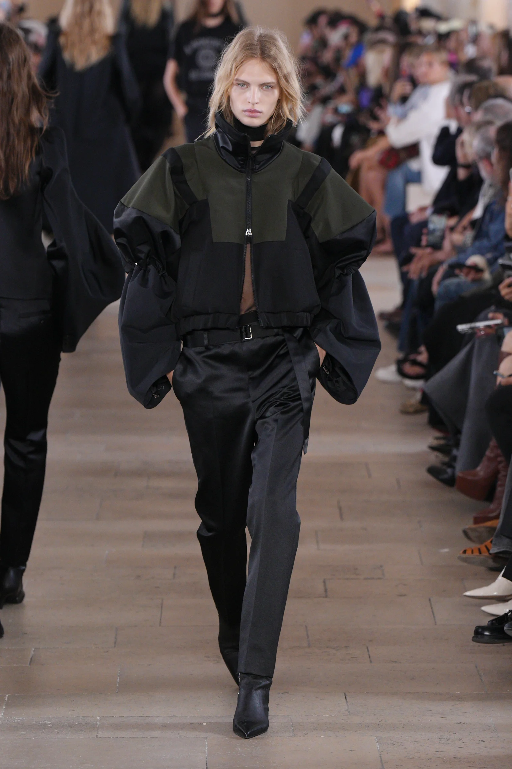 2027年春夏コレクション_SACAI(サカイ)_モデル_29