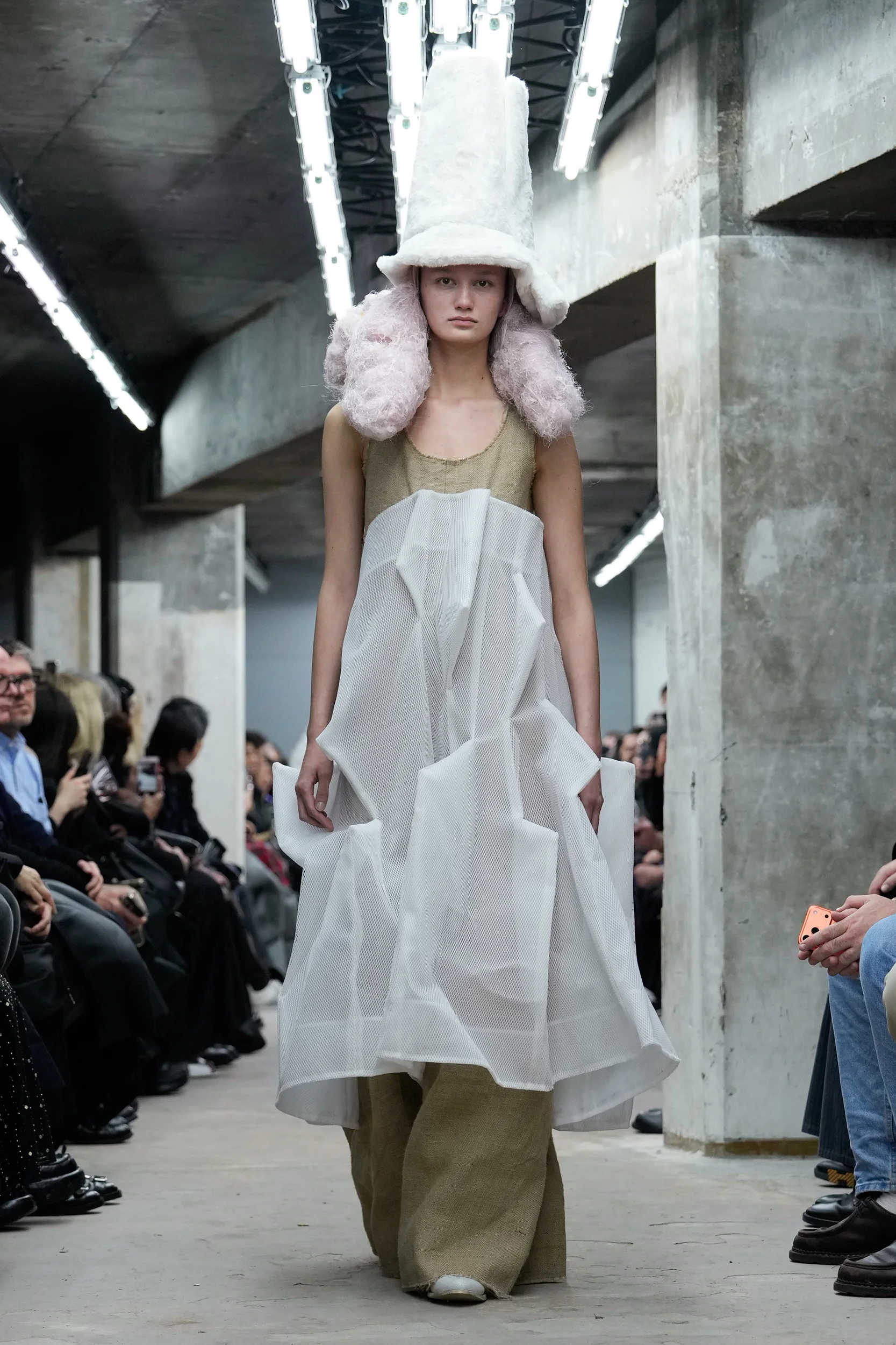 2026年春夏コレクション_COMME DES GARÇONS(コム デ ギャルソン)_モデル_16