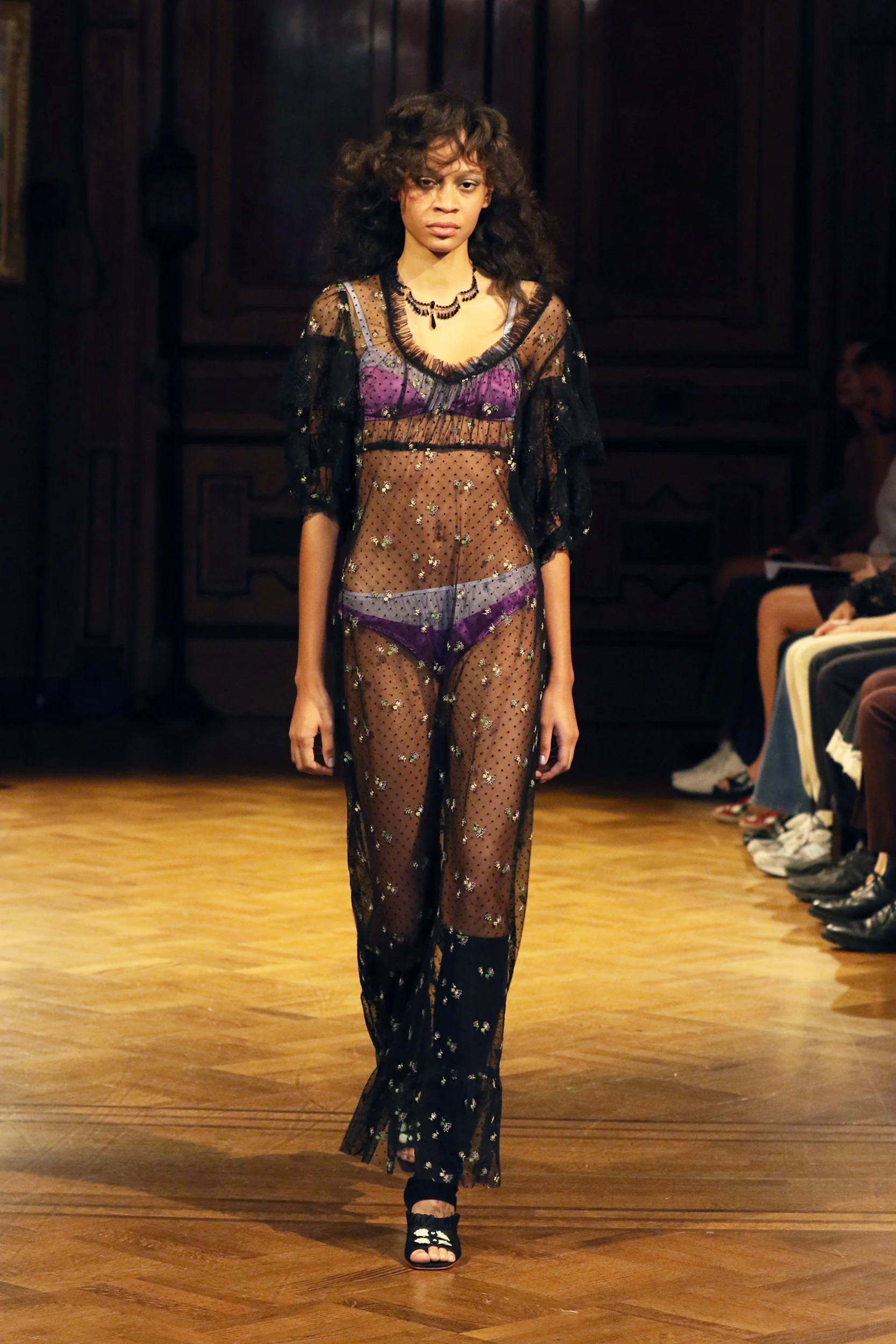 2027年春夏コレクション_ANNA SUI(アナ スイ)_モデル_31