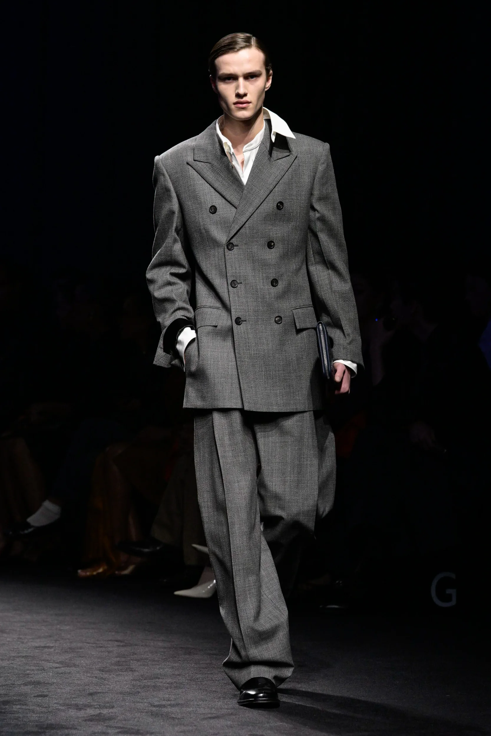 2026-27年秋冬コレクション_FERRAGAMO(フェラガモ)_モデル_28