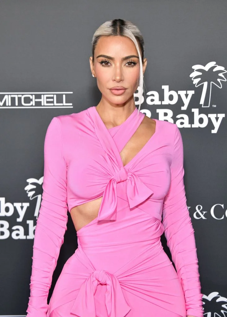 キム・カーダシアン、ダイアナ元妃が着用しの画像_2