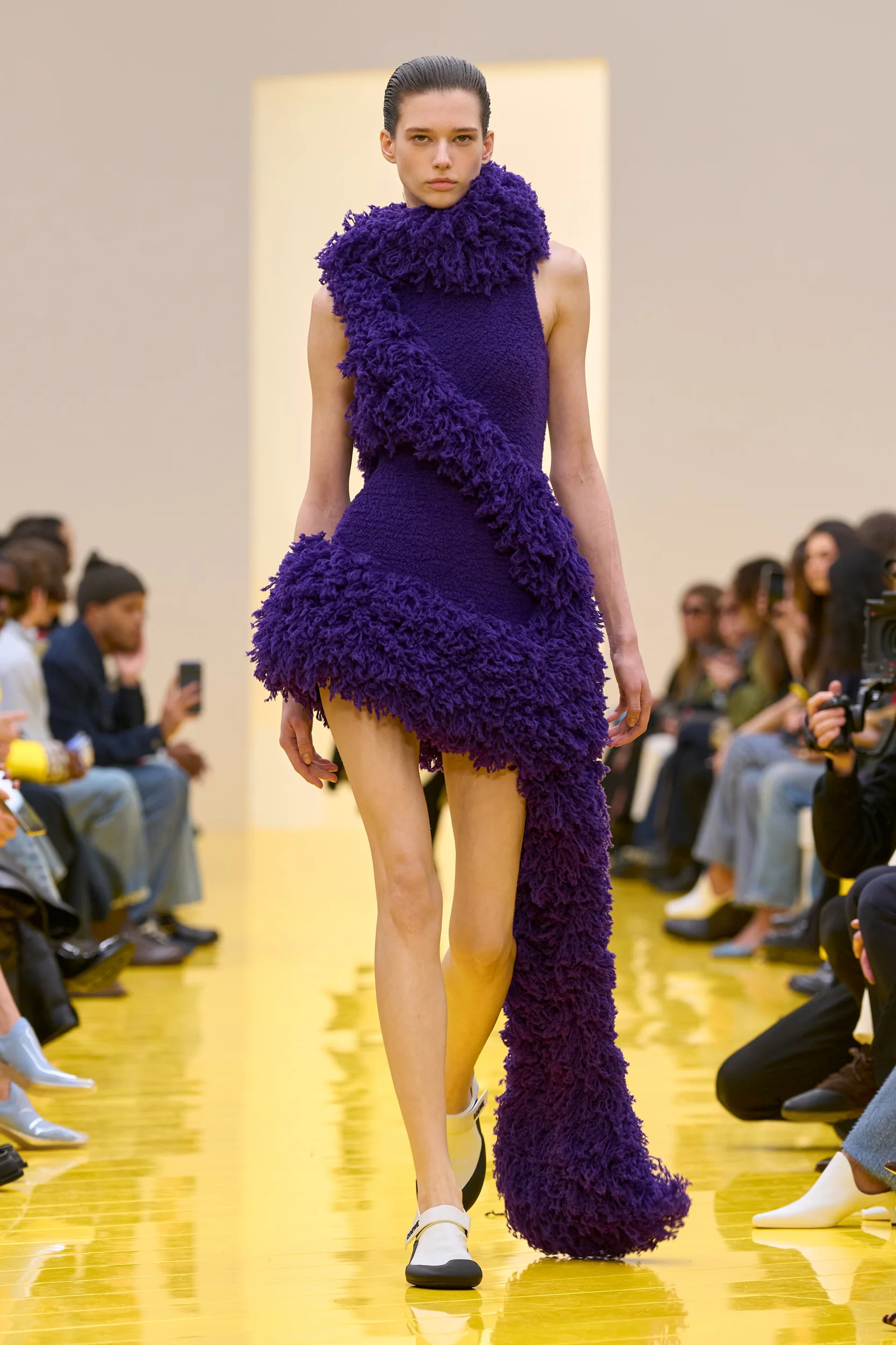 2026-27年秋冬コレクション_LOEWE(ロエベ)_モデル_17