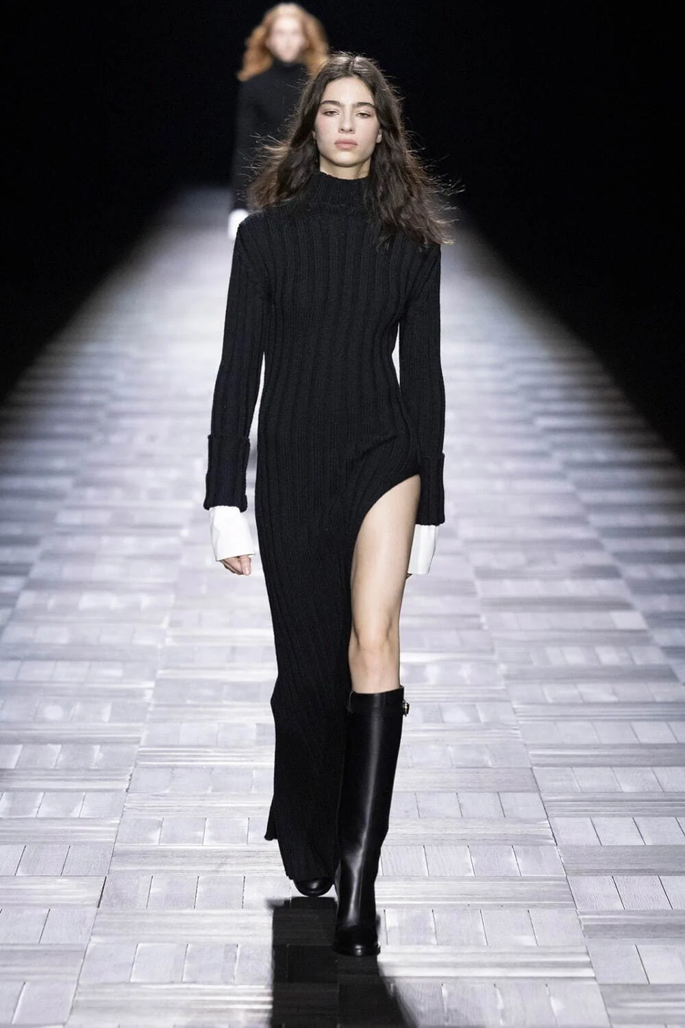 2023-24年秋冬コレクション_ANN DEMEULEMEESTER(アン ドゥムルメステール)_モデル_15