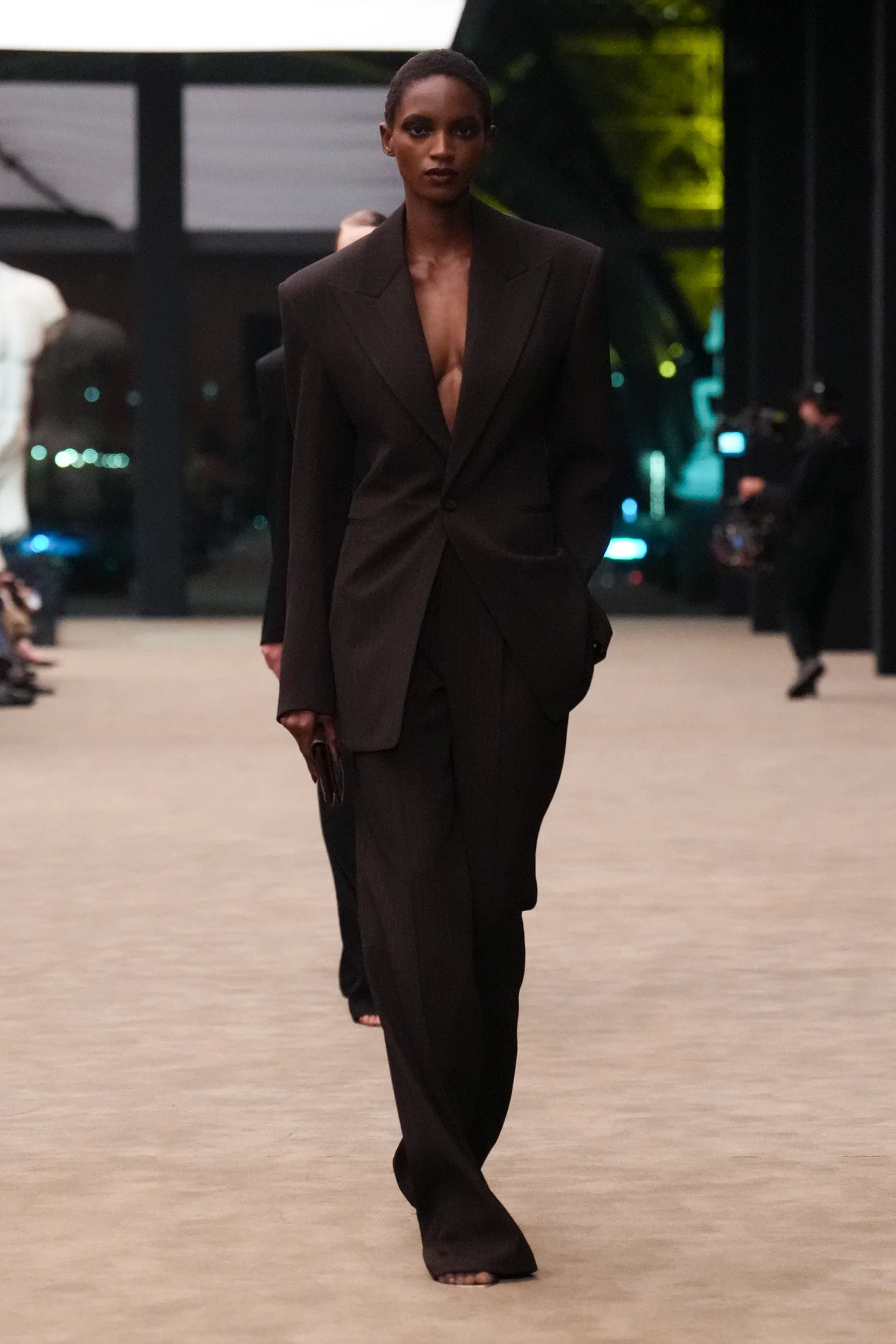 2026-27年秋冬コレクション_SAINT LAURENT(サンローラン)_モデル_3