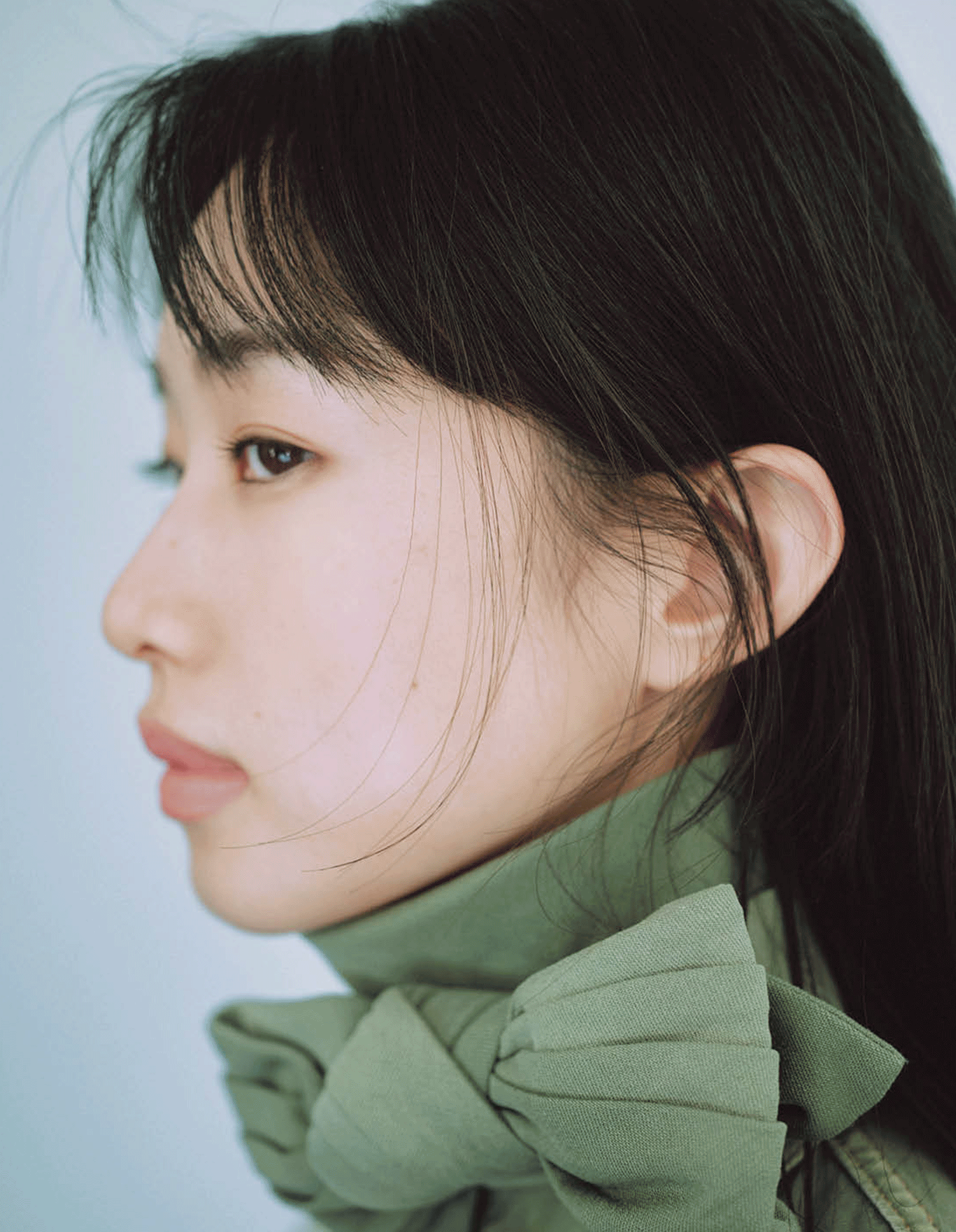 河合優実が出合う新しいディオールのカバーイメージ