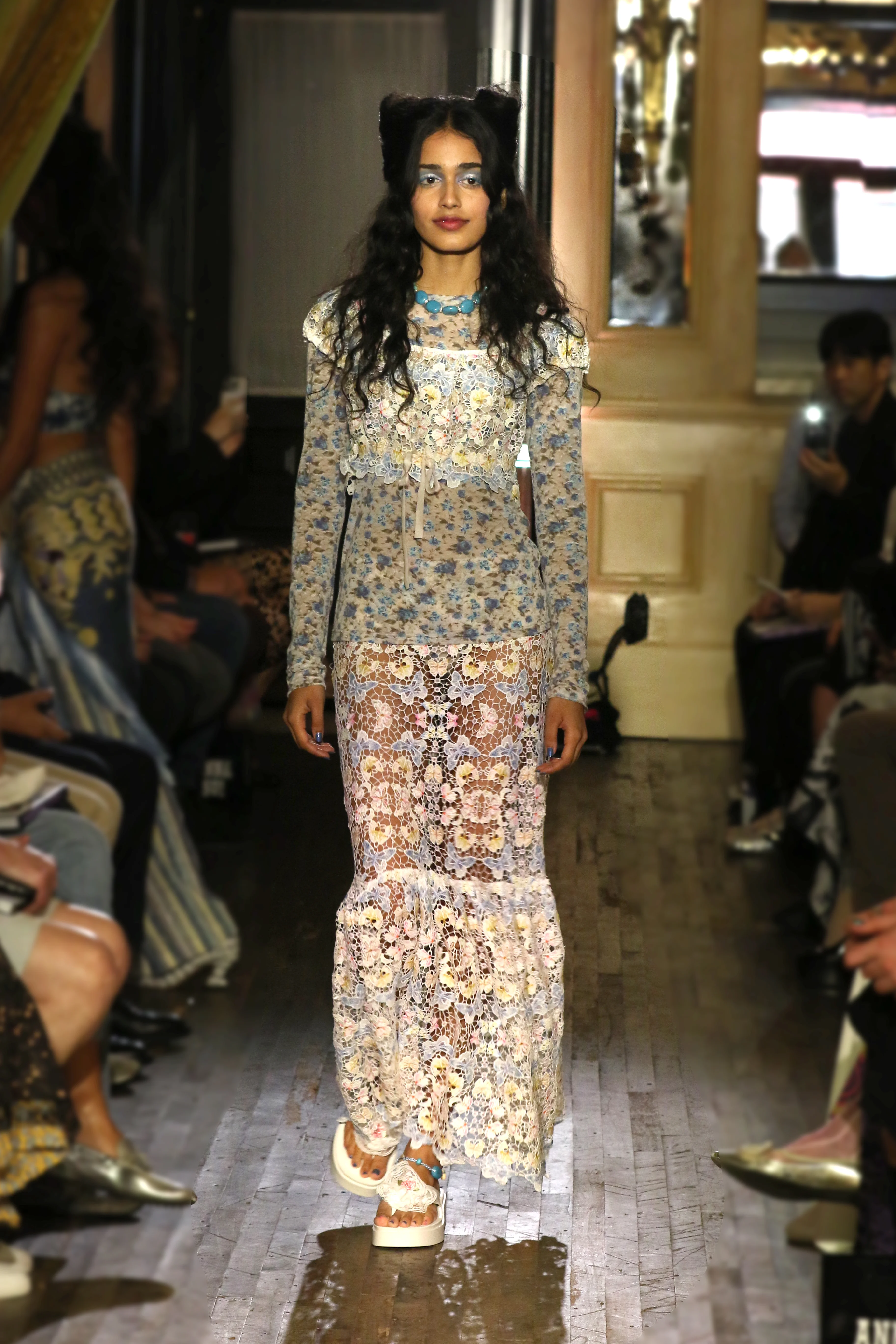 2026年春夏コレクション_ANNA SUI(アナ スイ)_モデル_25