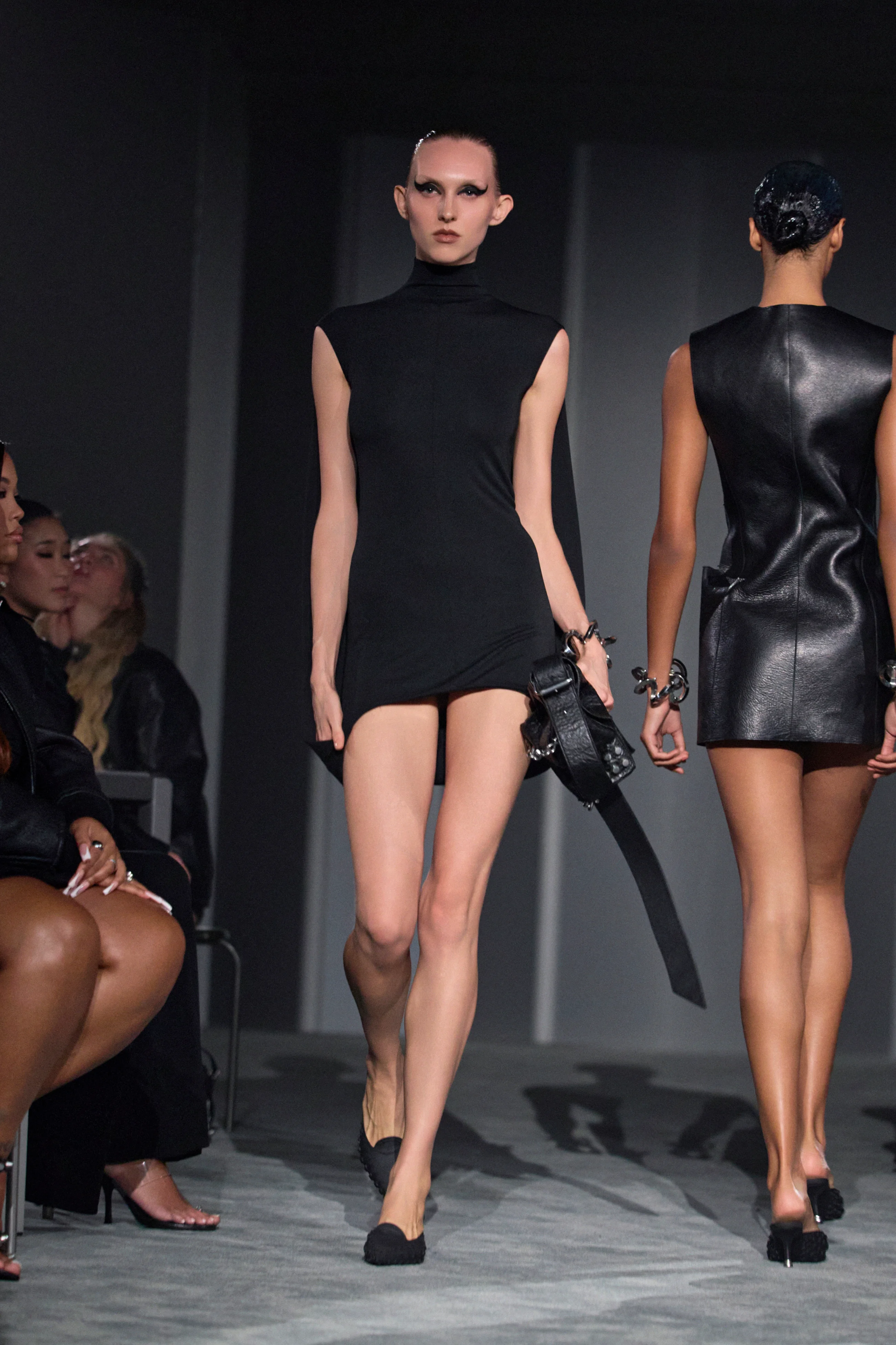 2026年春夏コレクション_ALEXANDER WANG(アレキサンダー ワン)_モデル_30