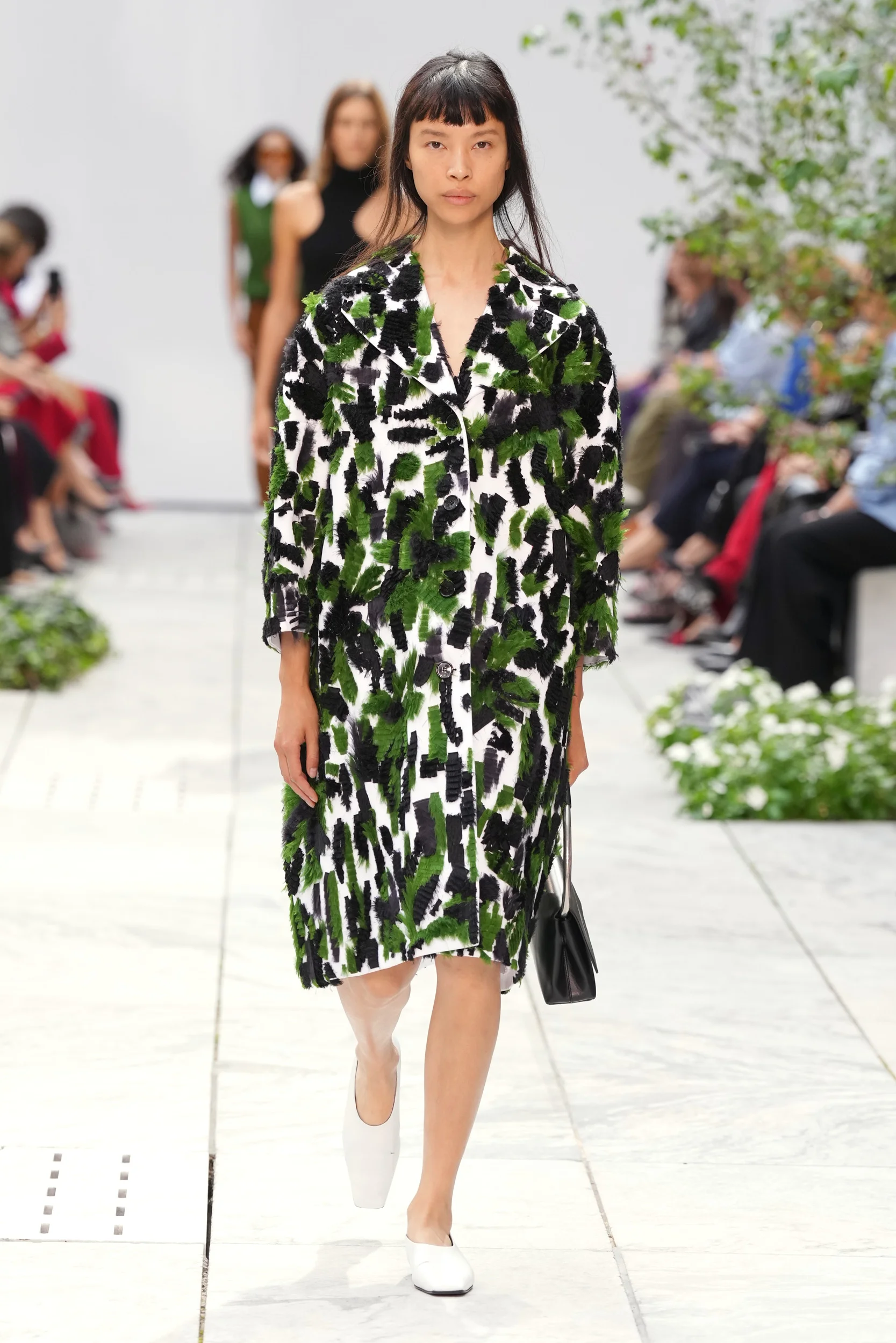 2027年春夏コレクション_MICHAEL KORS COLLECTION(マイケル・コース コレクション)_モデル_11