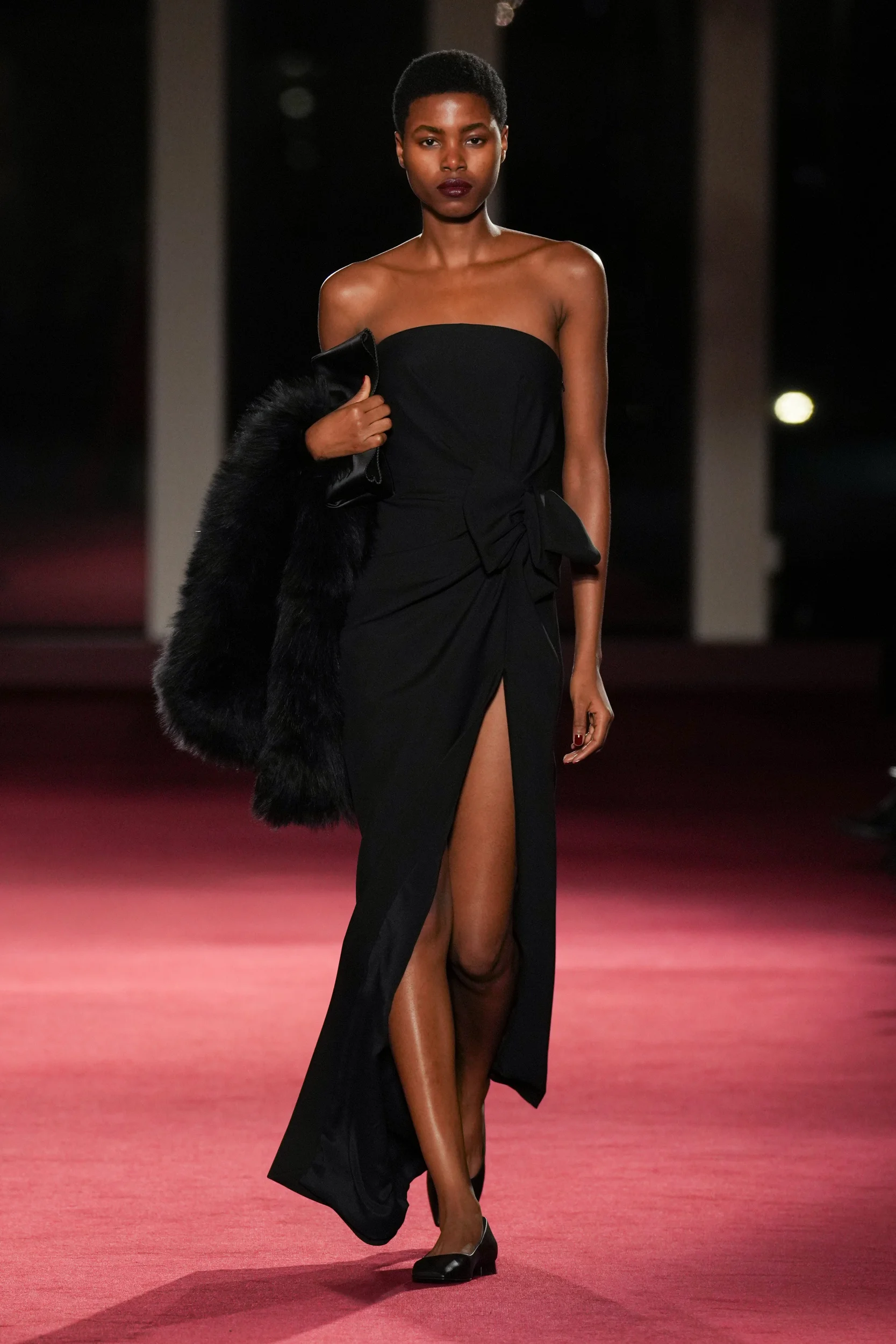 2026-27年秋冬コレクション_MICHAEL KORS COLLECTION(マイケル・コース コレクション)_モデル_48