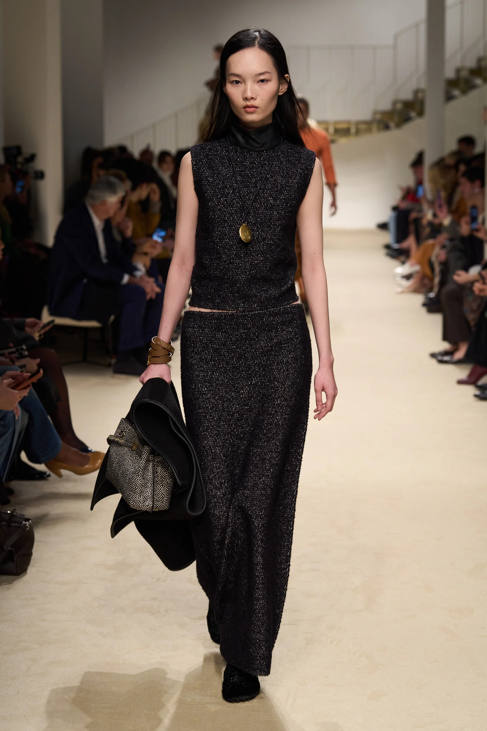 2026-27年秋冬コレクション_TOD'S(トッズ)_モデル_23