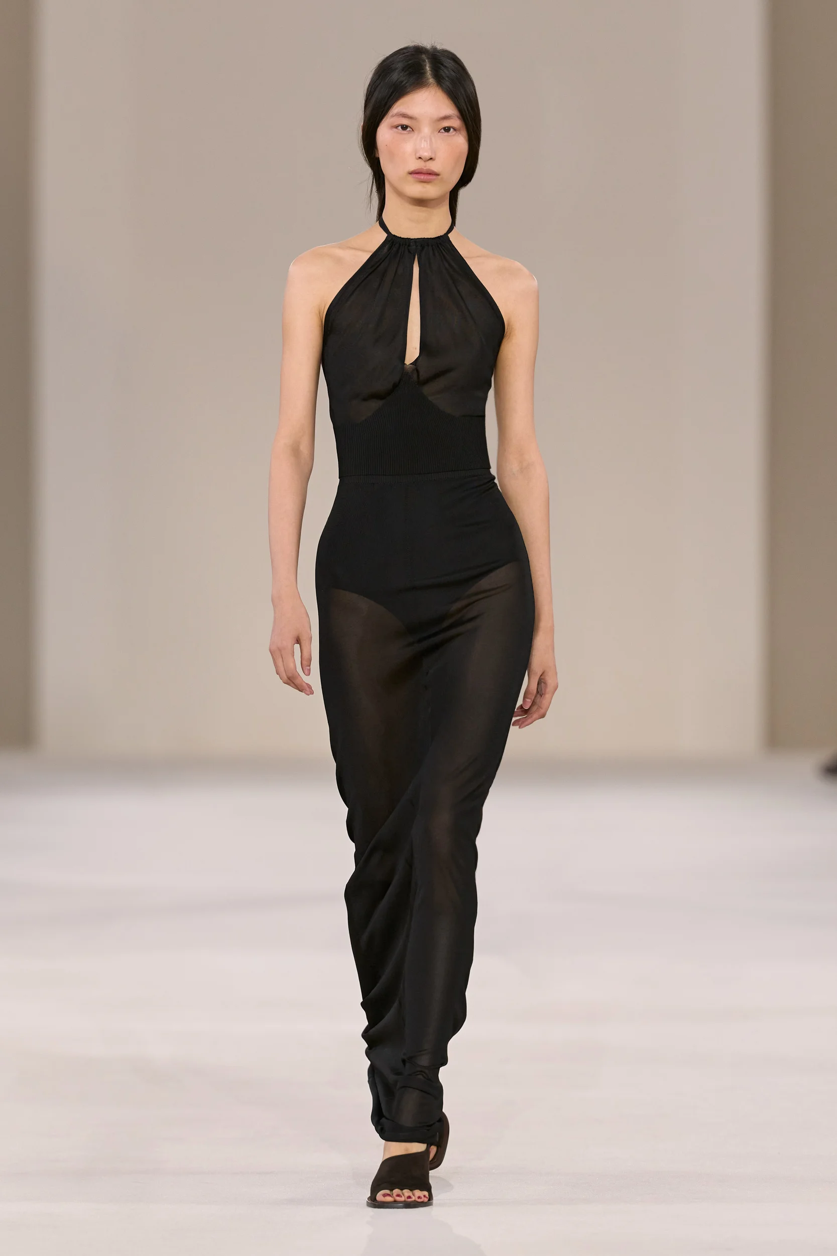 2027年春夏コレクション_MAX MARA(マックスマーラ)_モデル_45