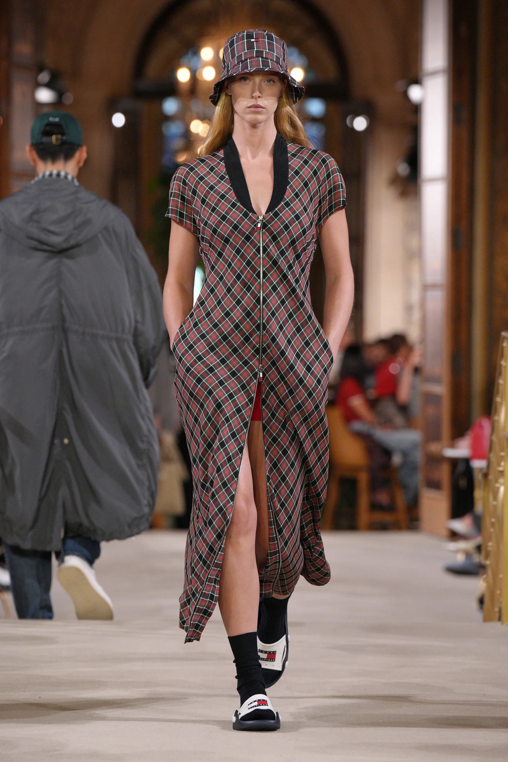 2027年春夏コレクション_TOMMY HILFIGER(トミー ヒルフィガー)_モデル_63