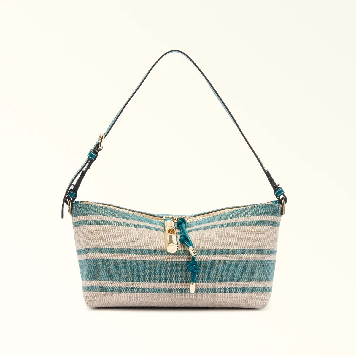 心地よさと洗練が同居するバッグ、FURLA デビー　前田敦子と南イタリアの風を感じての画像8-1