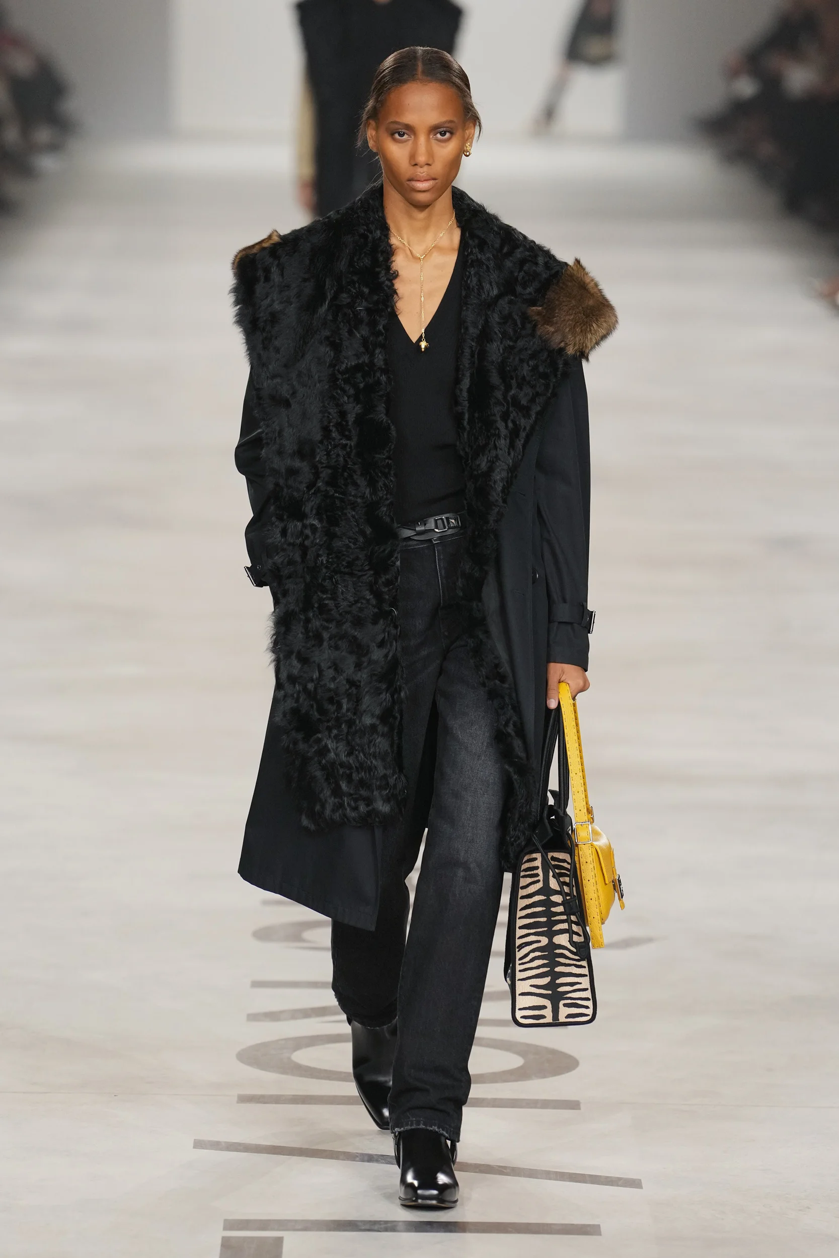 2026-27年秋冬コレクション_FENDI(フェンディ)_モデル_36