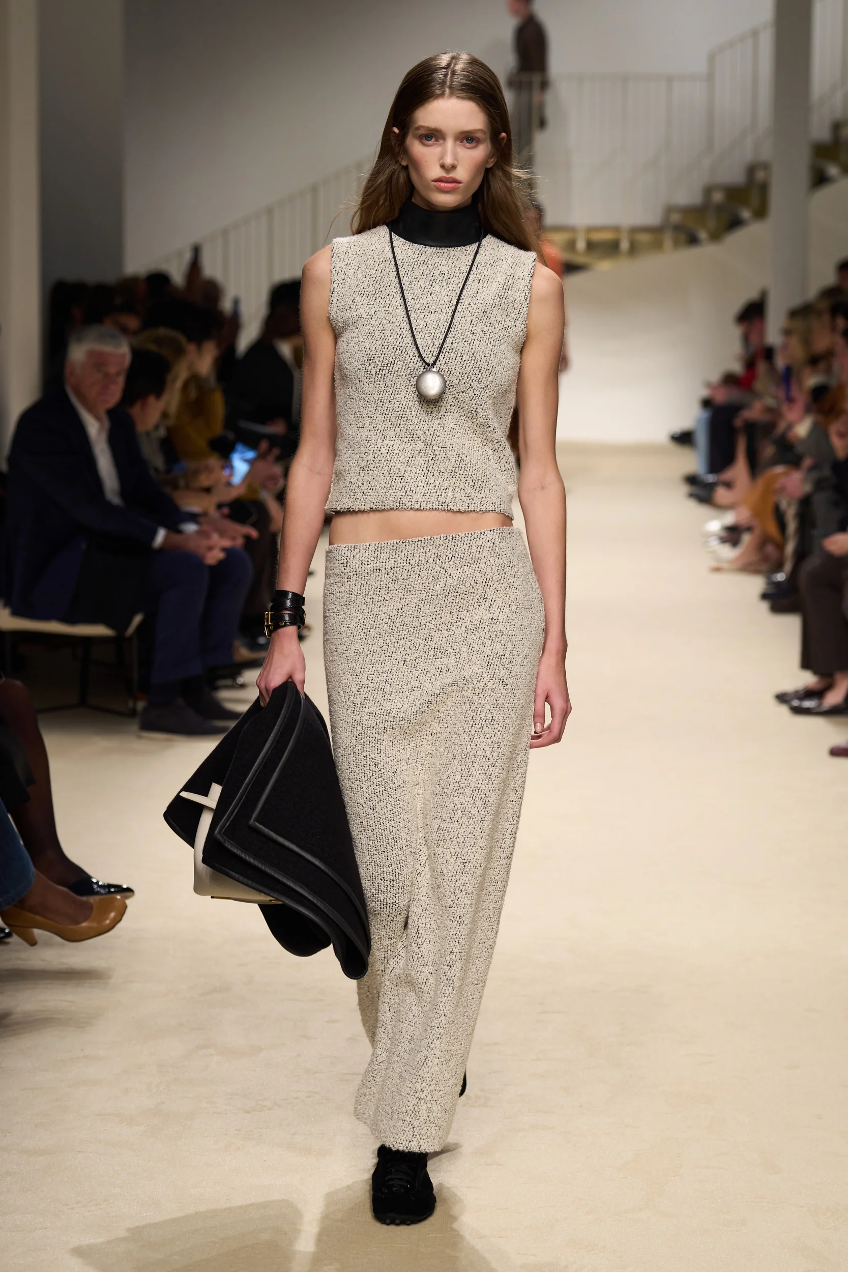 2026-27年秋冬コレクション_TOD'S(トッズ)_モデル_21