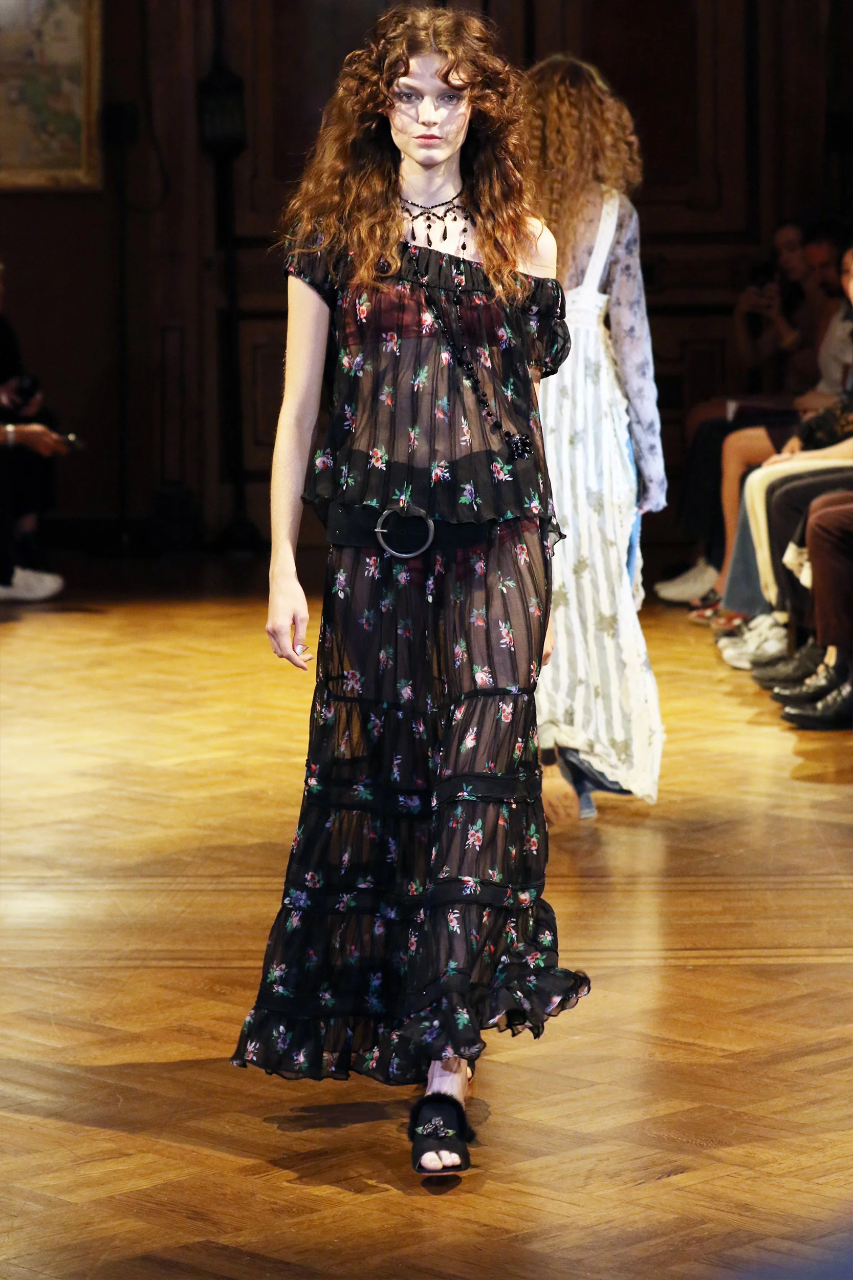 2027年春夏コレクション_ANNA SUI(アナ スイ)_モデル_29