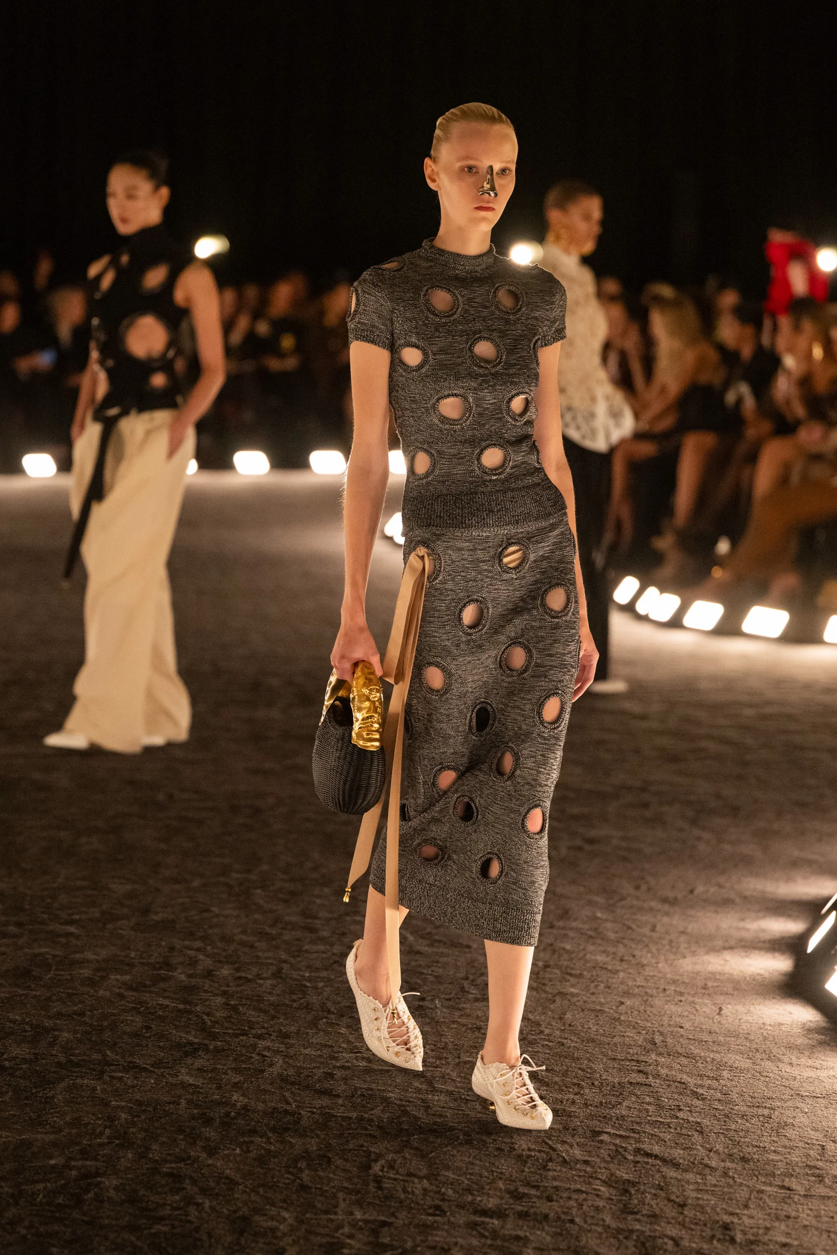 2026年春夏コレクション_SCHIAPARELLI(スキャパレリ)_モデル_11