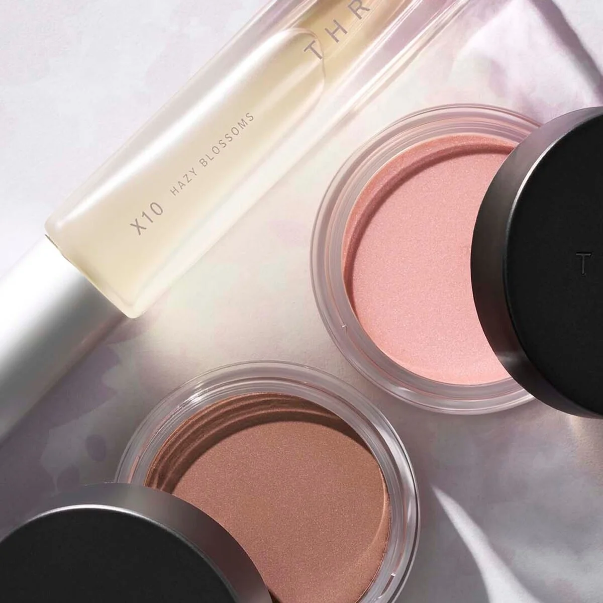 淡い春を香りと色で。【THREE】「ジュビリー コレクション」限定フレグランス＆マルチカラー新色