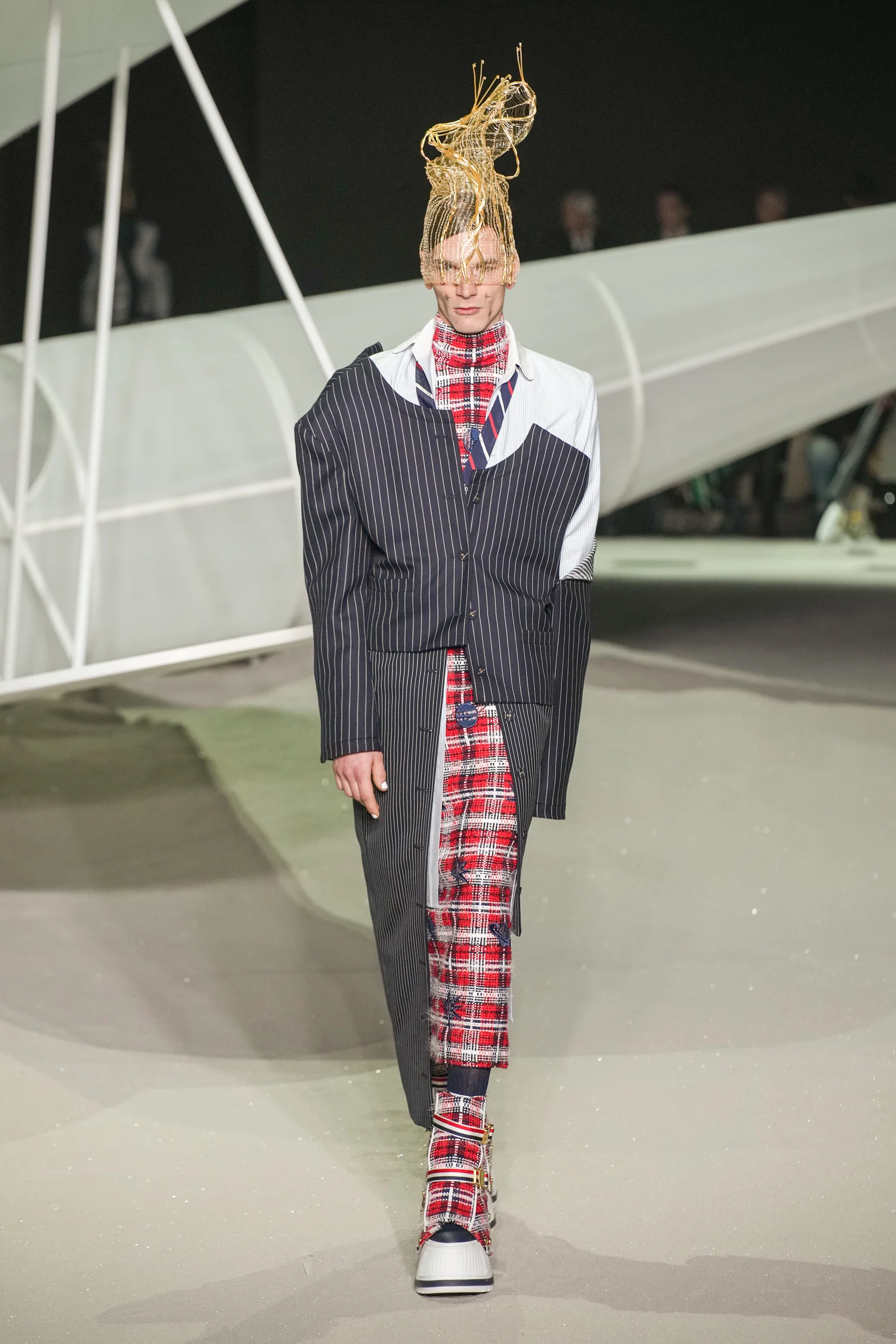 2023-24年秋冬コレクション_THOM BROWNE(トム ブラウン ニューヨーク)_モデル_52