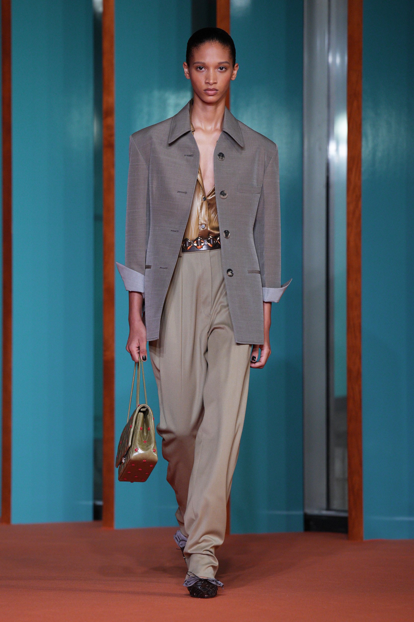 2027年春夏コレクション_TORY BURCH(トリー バーチ)_モデル_25