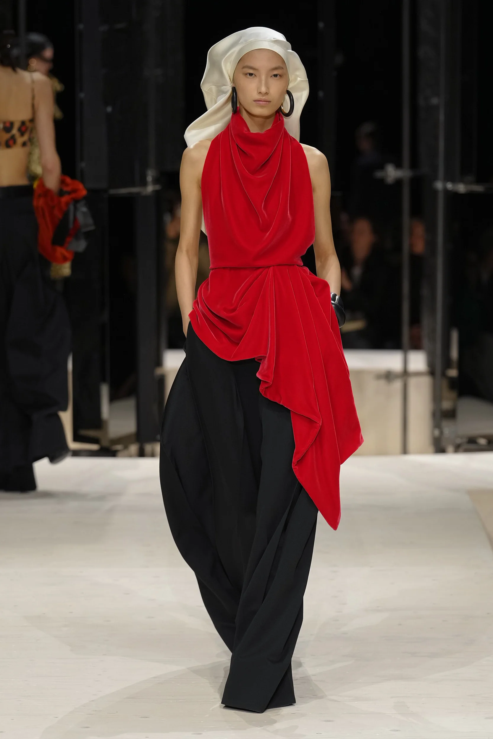 2026-27年秋冬コレクション_GIVENCHY(ジバンシィ)_モデル_23