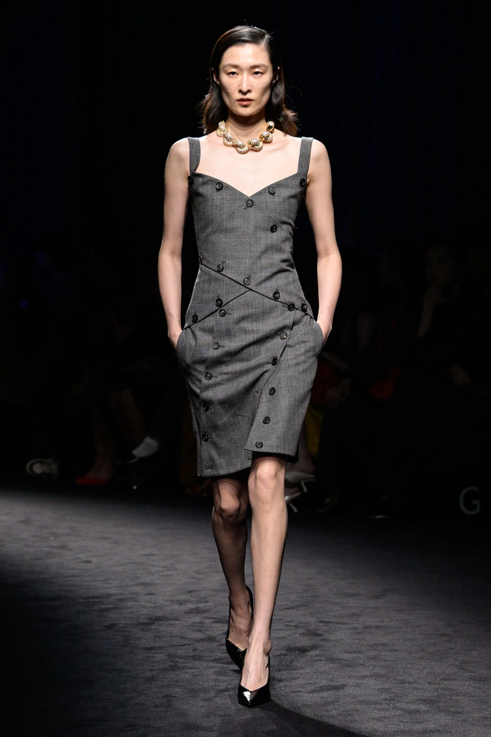 2026-27年秋冬コレクション_FERRAGAMO(フェラガモ)_モデル_18