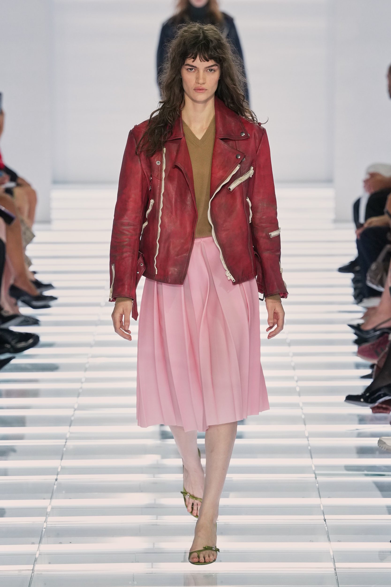 2027年春夏コレクション_PRADA(プラダ)_モデル_17