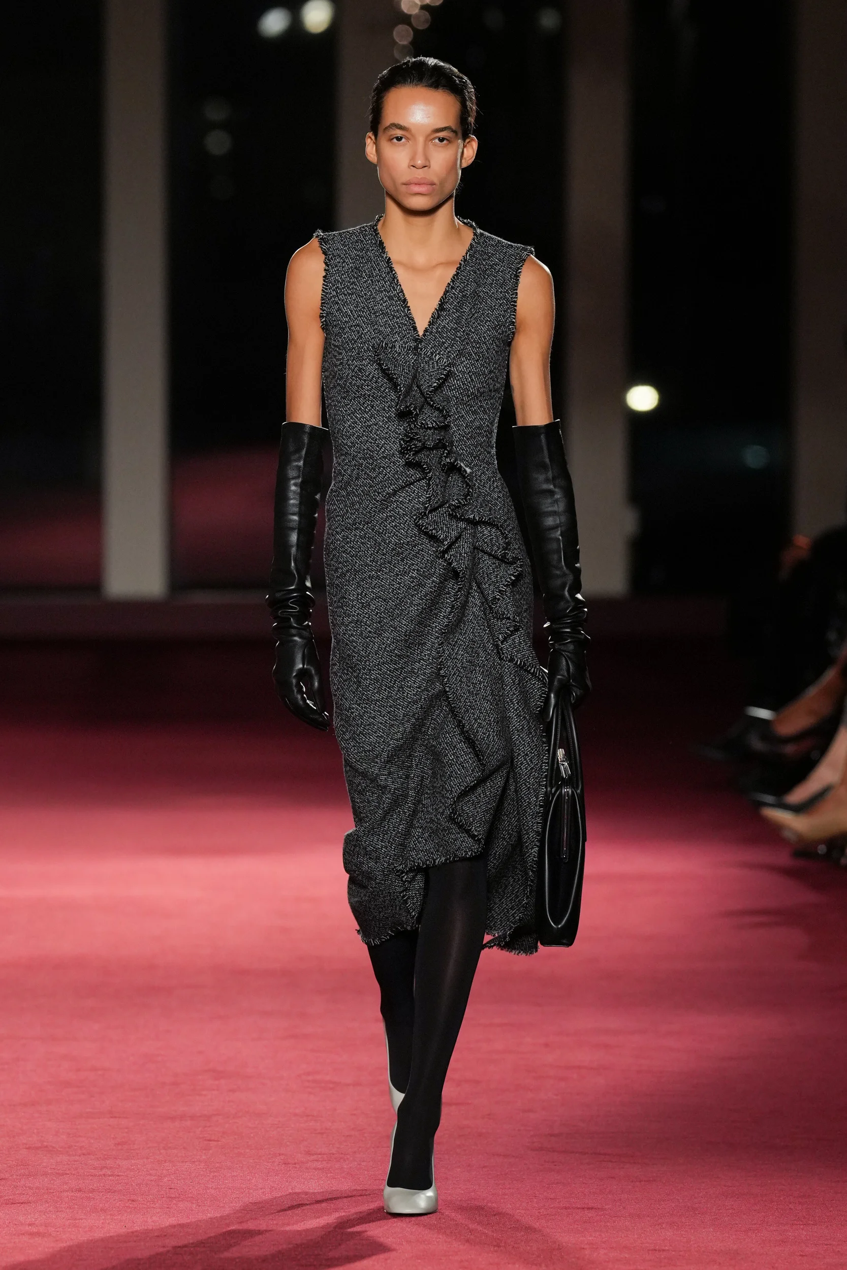 2026-27年秋冬コレクション_MICHAEL KORS COLLECTION(マイケル・コース コレクション)_モデル_13