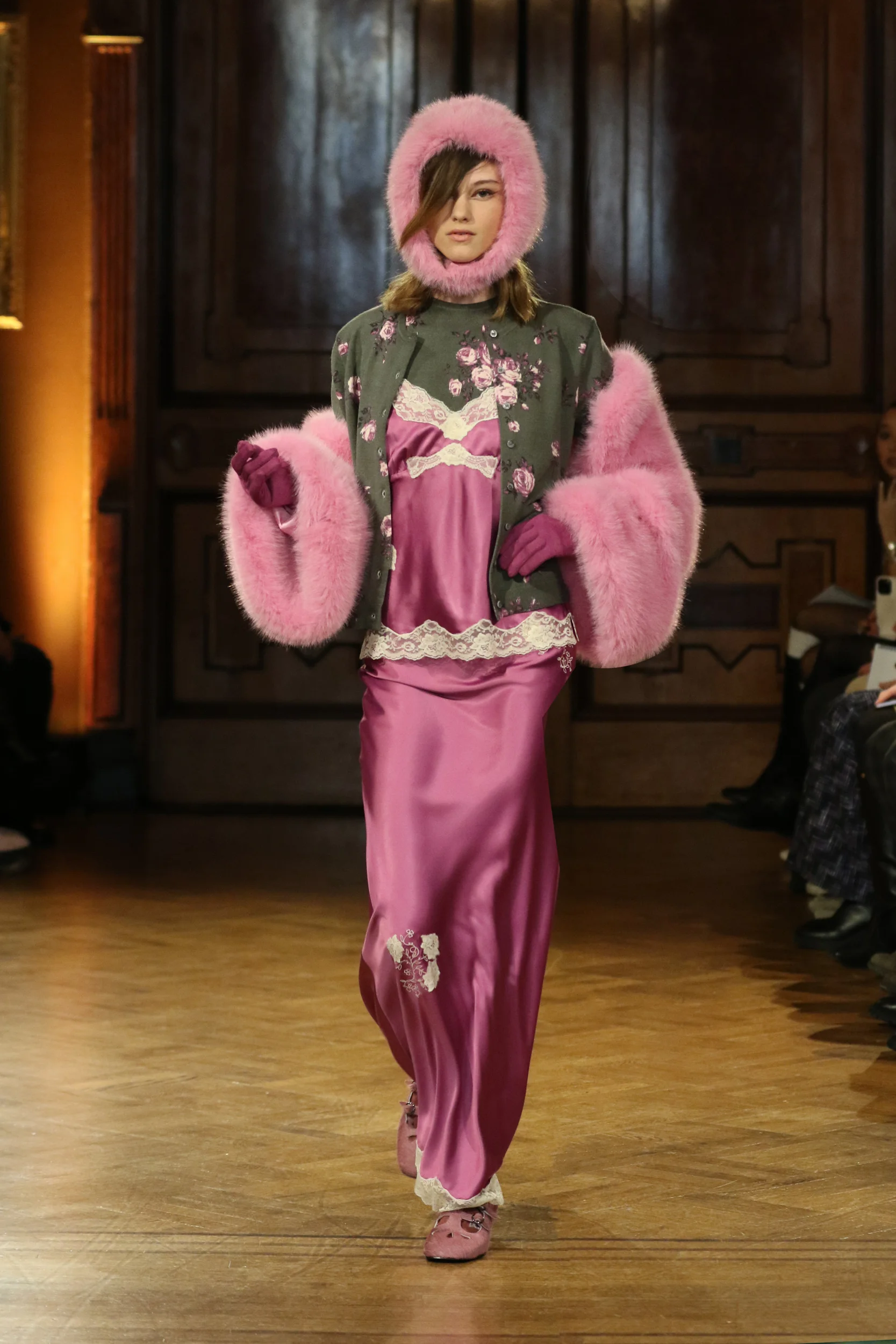 2026-27年秋冬コレクション_ANNA SUI(アナ スイ)_モデル_21