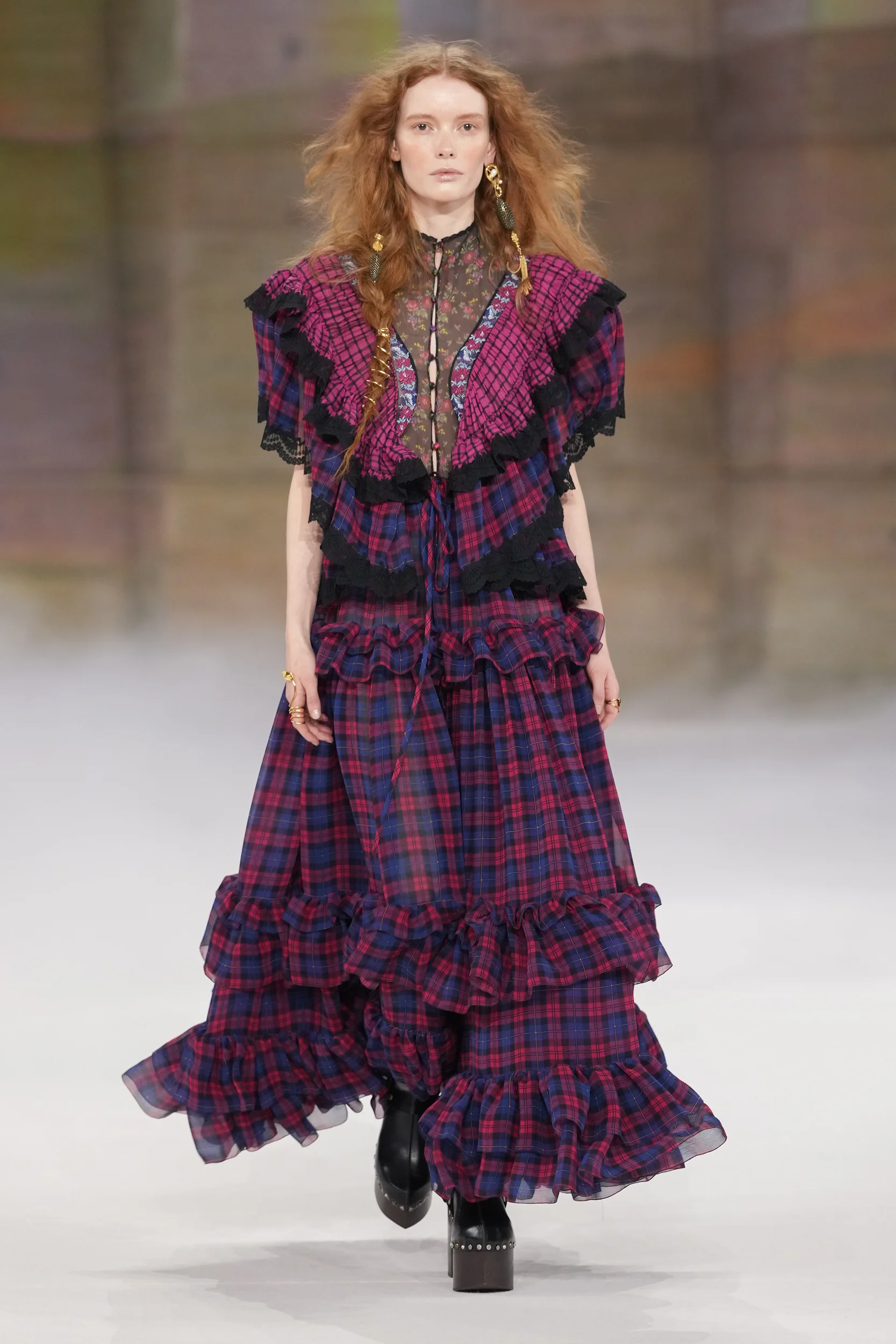 2026-27年秋冬コレクション_CHLOÉ(クロエ)_モデル_26