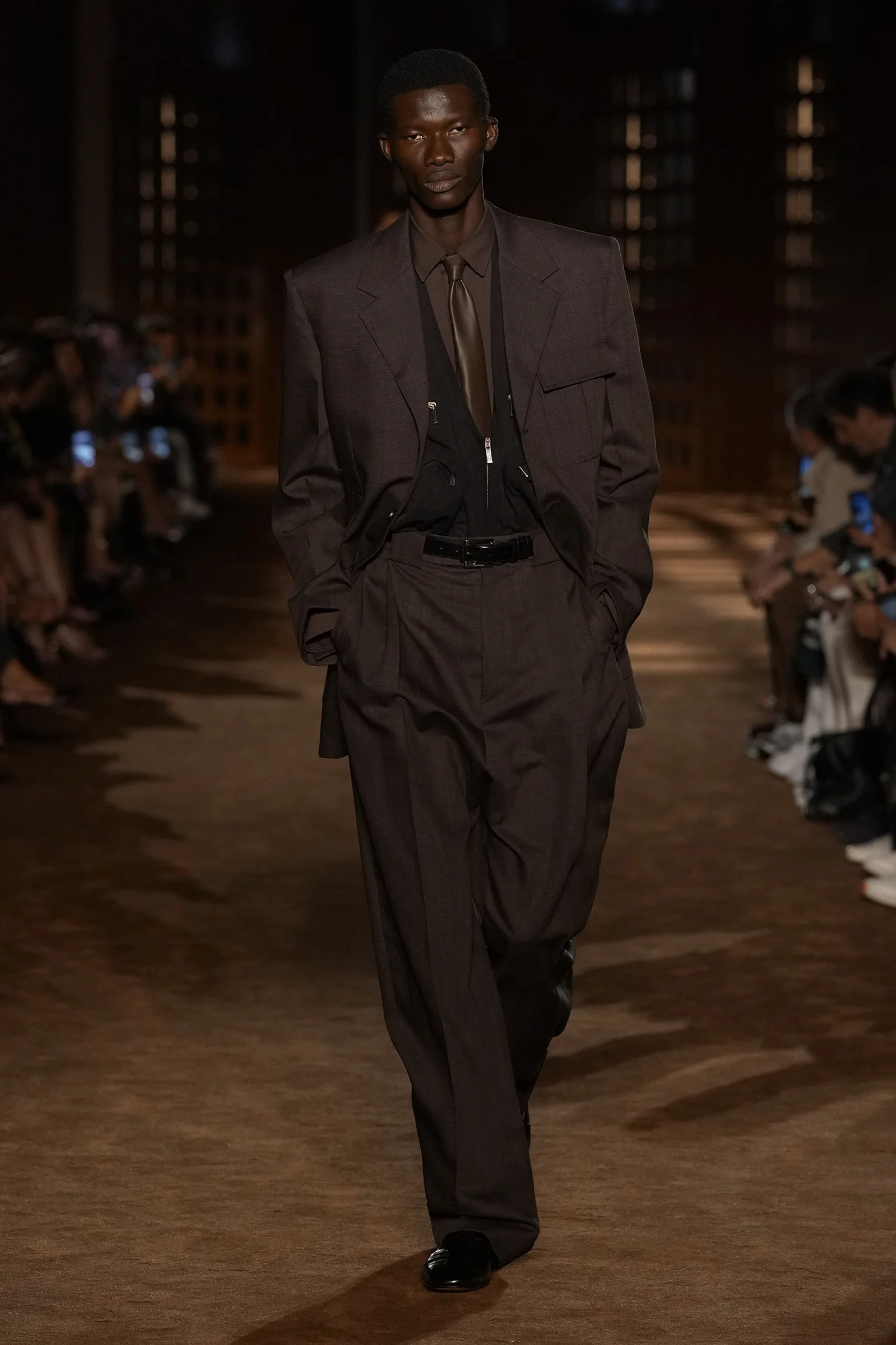 2027年春夏コレクション_FERRAGAMO(フェラガモ)_モデル_4