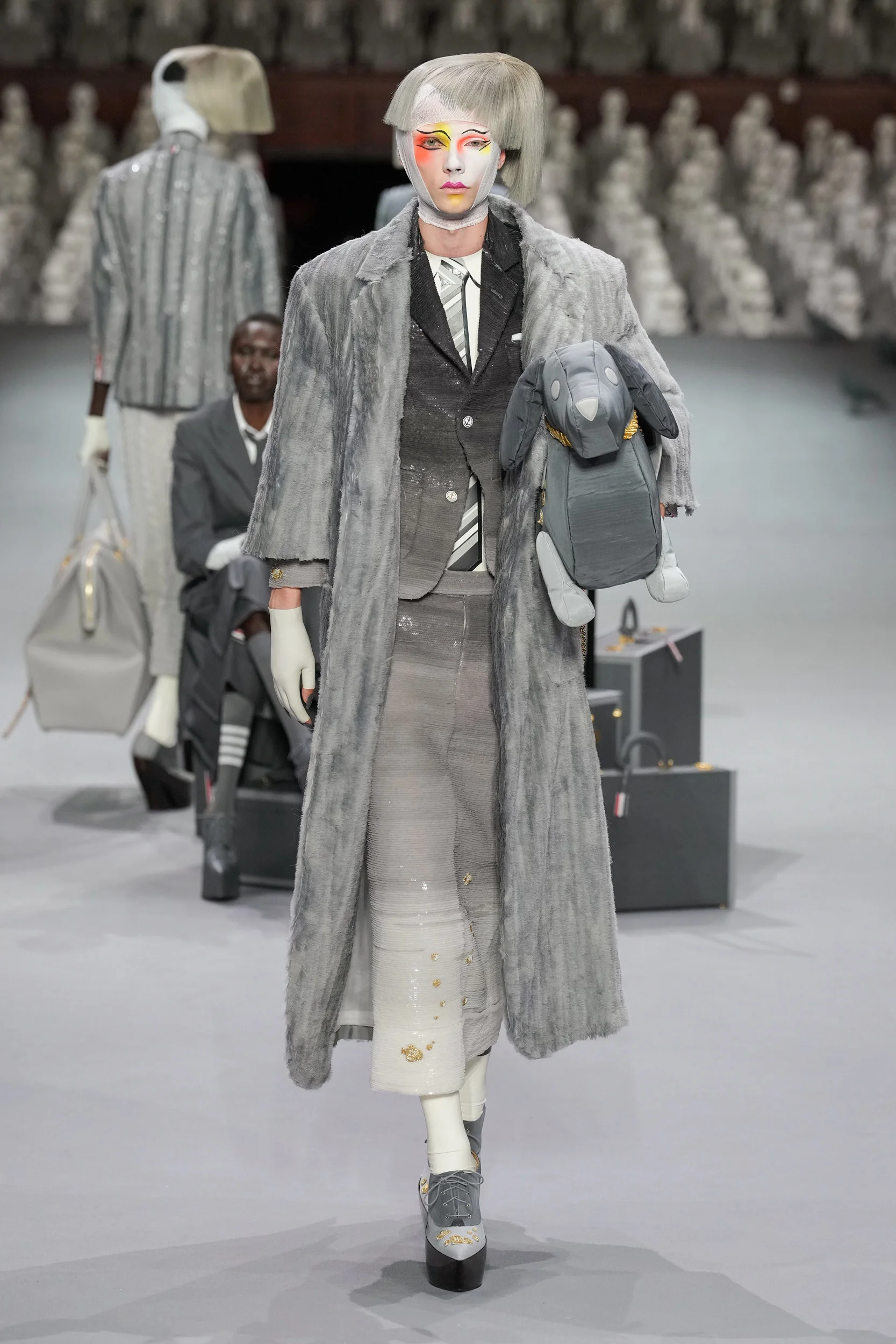 2023-24年秋冬オートクチュールコレクション_THOM BROWNE(トム ブラウン ニューヨーク)_モデル_40