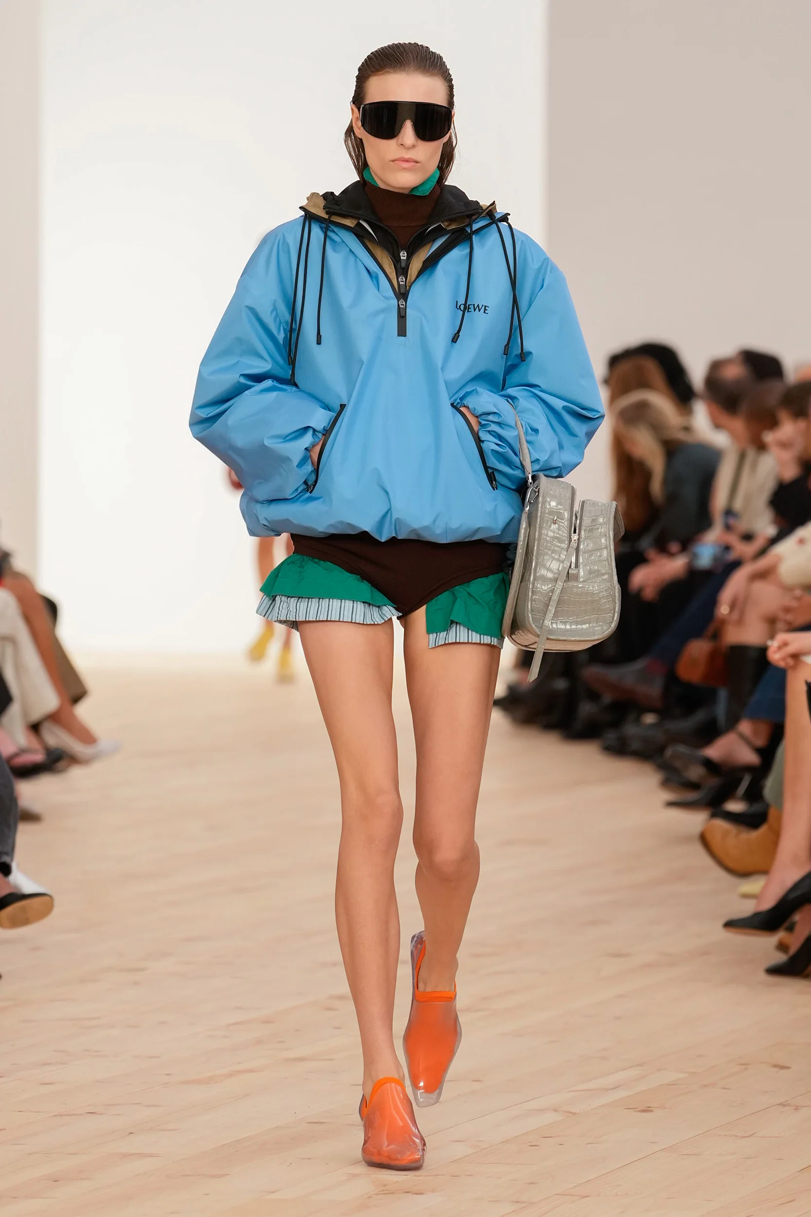 2026年春夏コレクション_LOEWE(ロエベ)_モデル_25