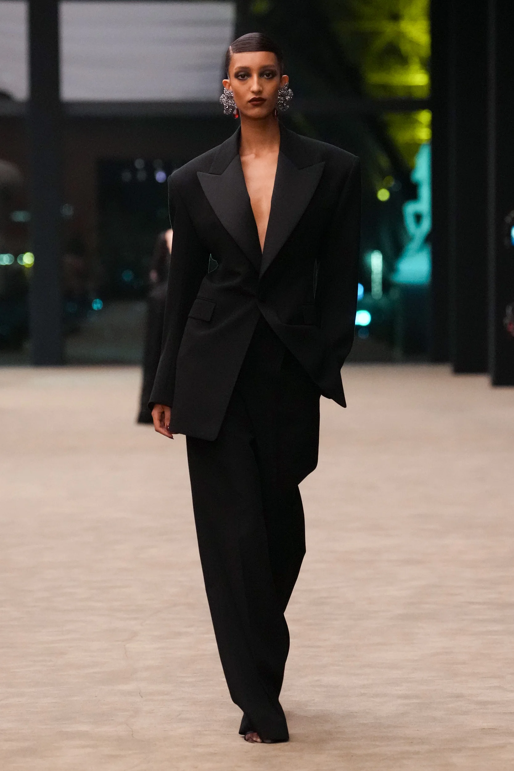 2026-27年秋冬コレクション_SAINT LAURENT(サンローラン)_モデル_38