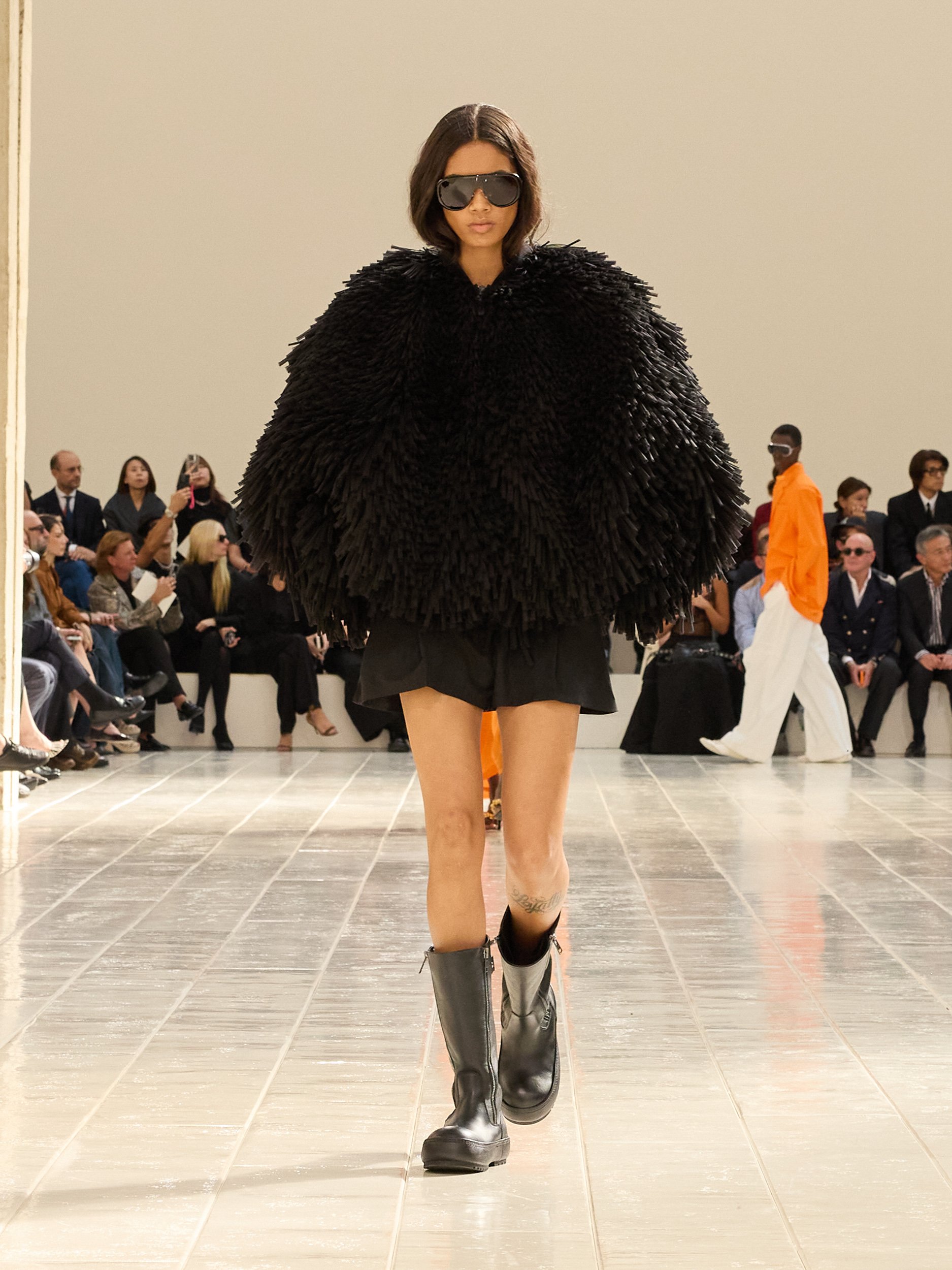 2027年春夏コレクション_BALENCIAGA(バレンシアガ)_モデル_60