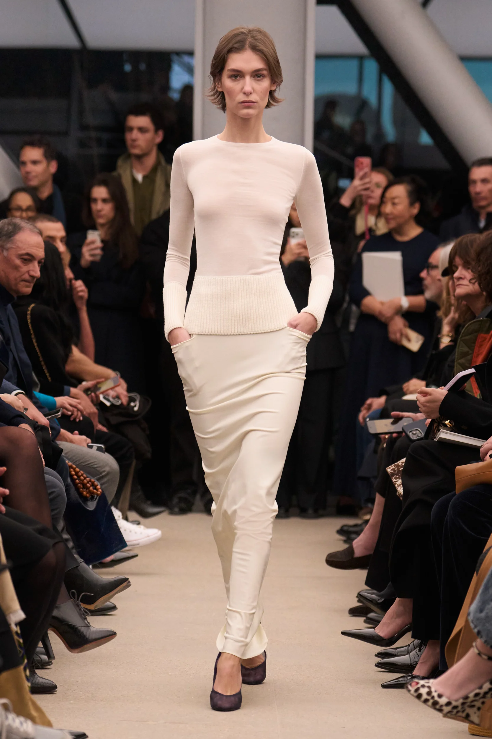 2026-27年秋冬コレクション_ALAÏA(アライア)_モデル_12