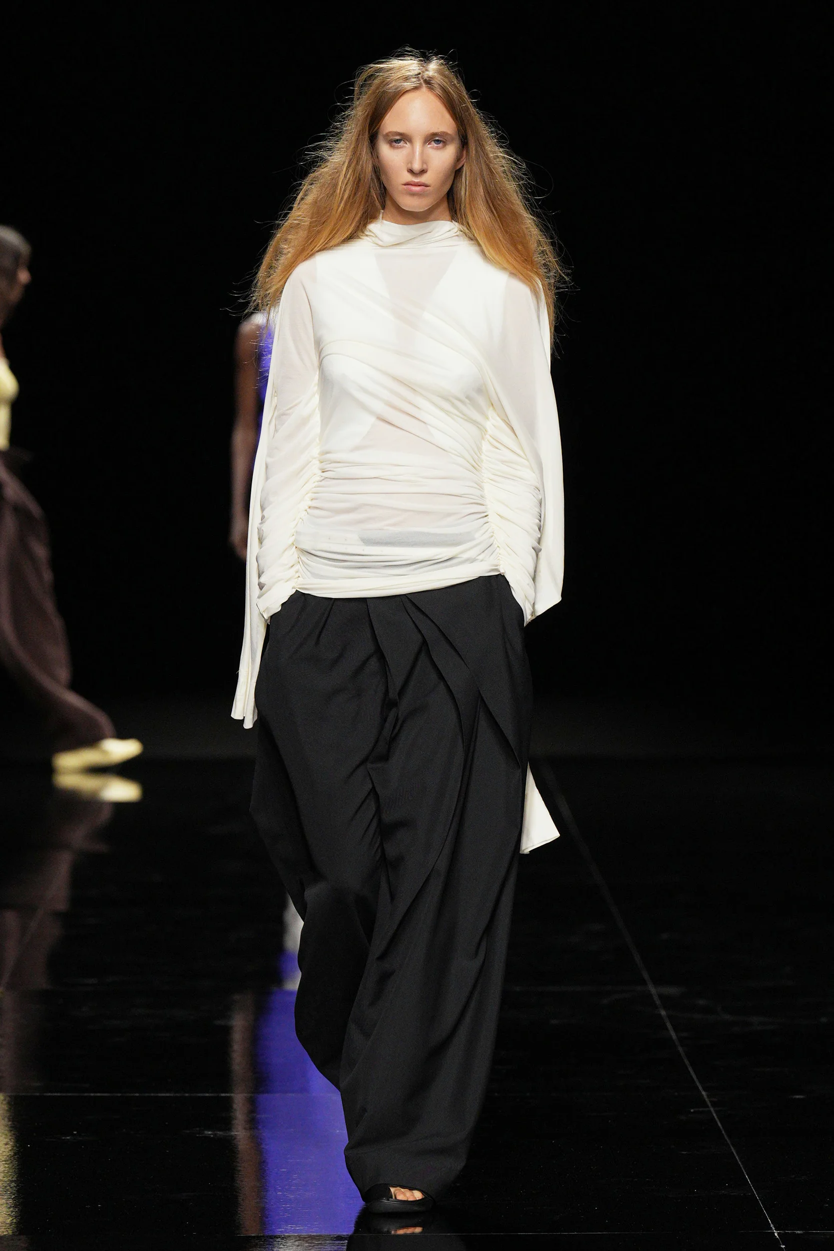 2027年春夏コレクション_ISSEY MIYAKE(イッセイミヤケ)_モデル_6