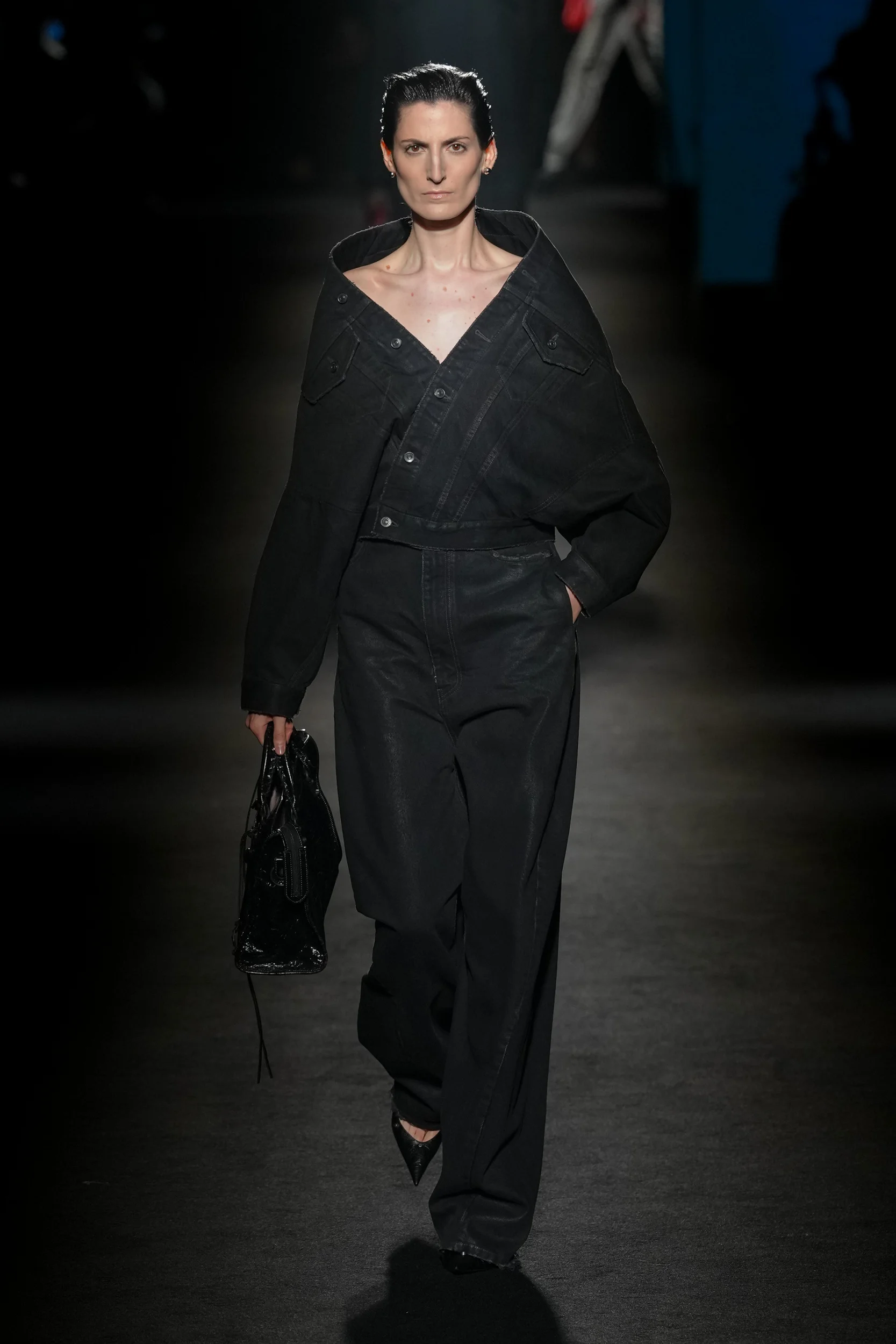 2026-27年秋冬コレクション_BALENCIAGA(バレンシアガ)_モデル_43