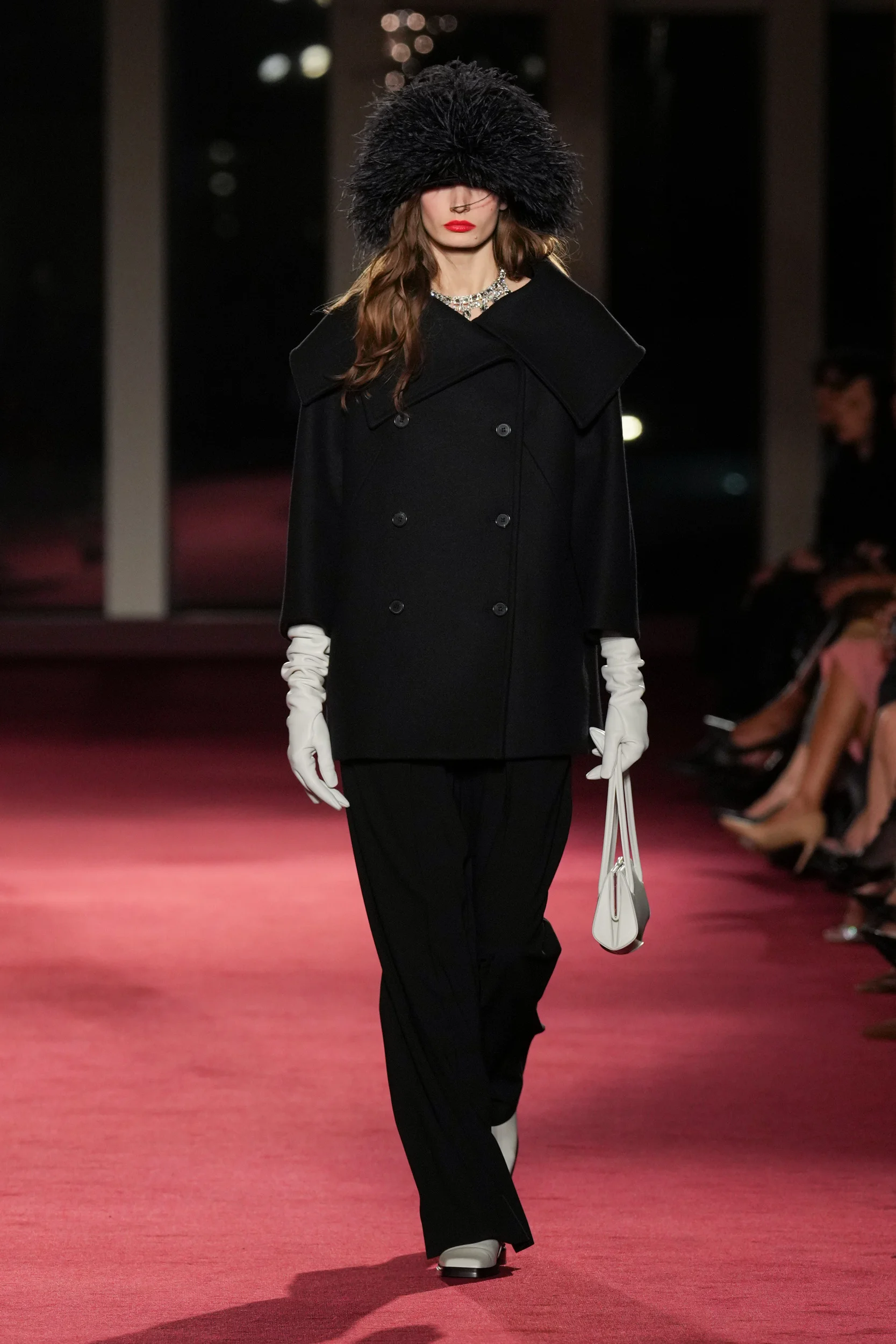 2026-27年秋冬コレクション_MICHAEL KORS COLLECTION(マイケル・コース コレクション)_モデル_42