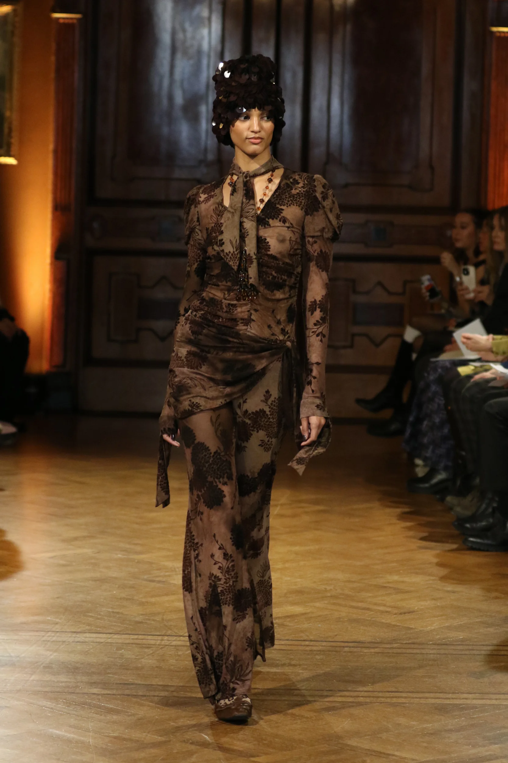 2026-27年秋冬コレクション_ANNA SUI(アナ スイ)_モデル_12