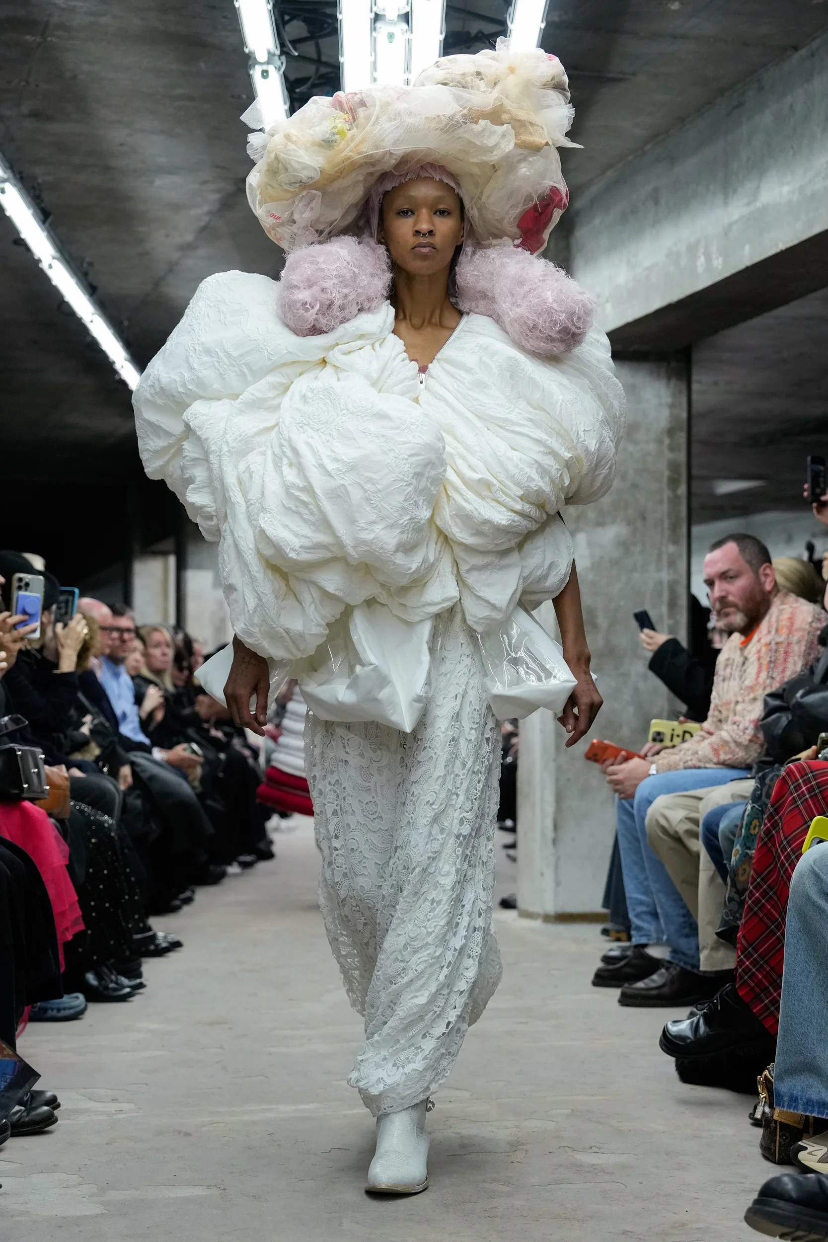 2026年春夏コレクション_COMME DES GARÇONS(コム デ ギャルソン)_モデル_21