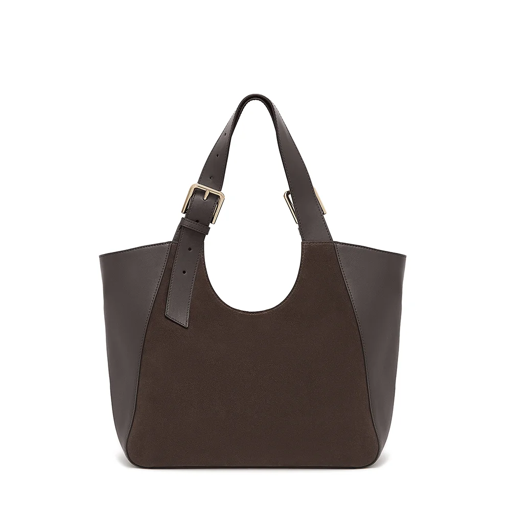 FURLA 前田敦子が魅せる洗練の装い 秋のおしゃれはスエードバッグからの画像8-6