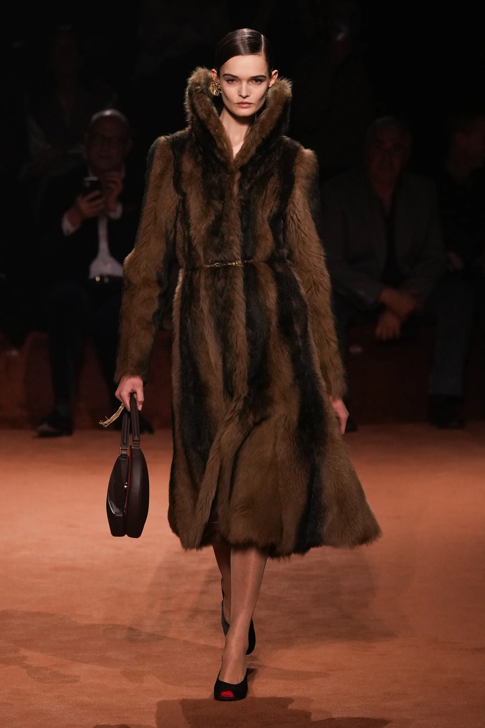 2025年秋冬コレクション_FENDI(フェンディ)_モデル_1