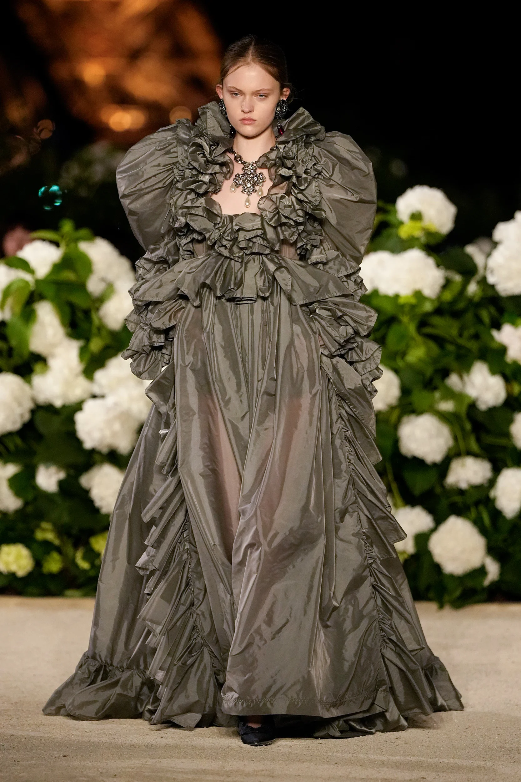 2026年春夏コレクション_SAINT LAURENT(サンローラン)_モデル_40