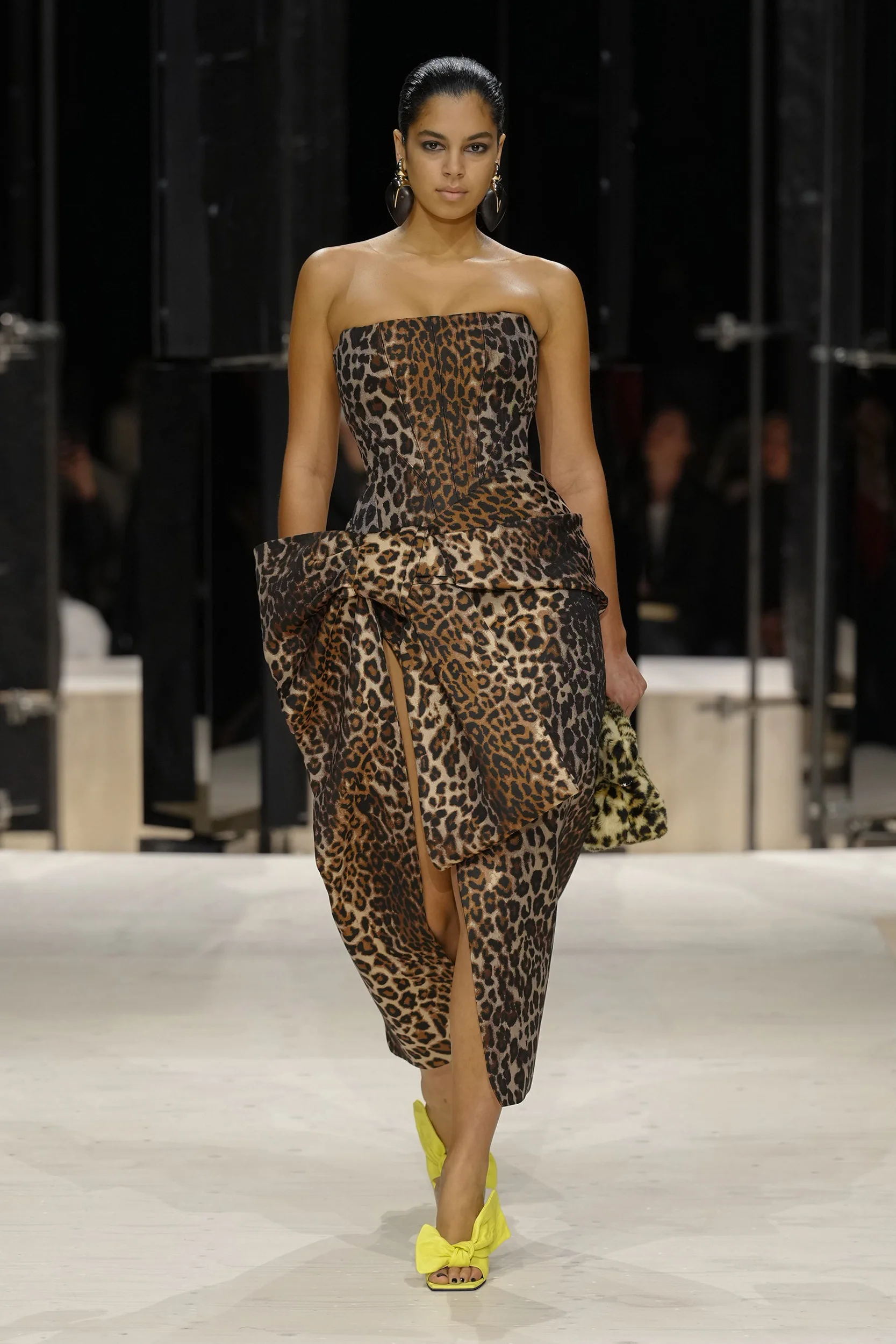 2026-27年秋冬コレクション_GIVENCHY(ジバンシィ)_モデル_22