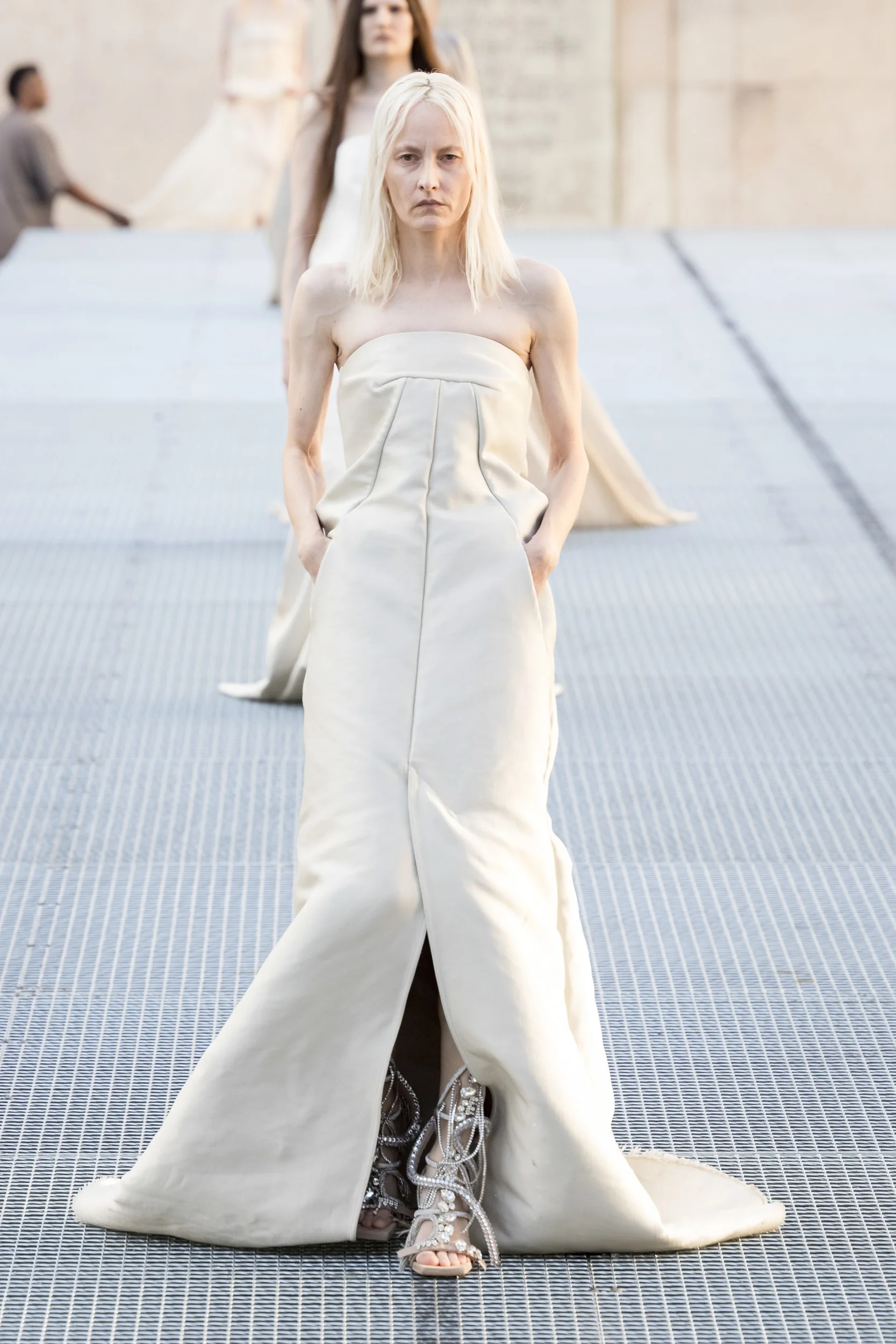 2027年春夏コレクション_RICK OWENS(リック オウエンス)_モデル_4