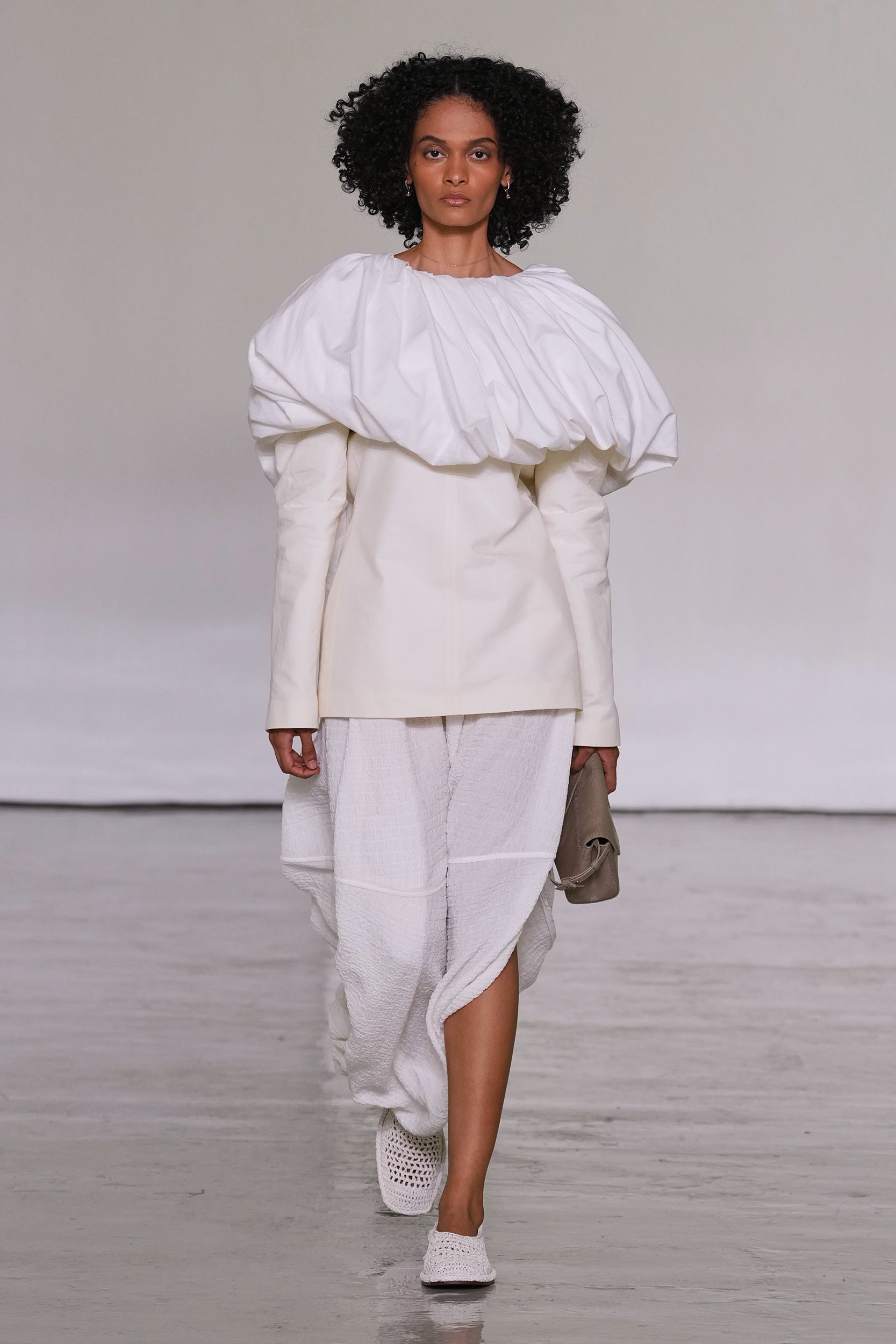 2027年春夏コレクション_BOTTEGA VENETA(ボッテガ ヴェネタ)_モデル_54