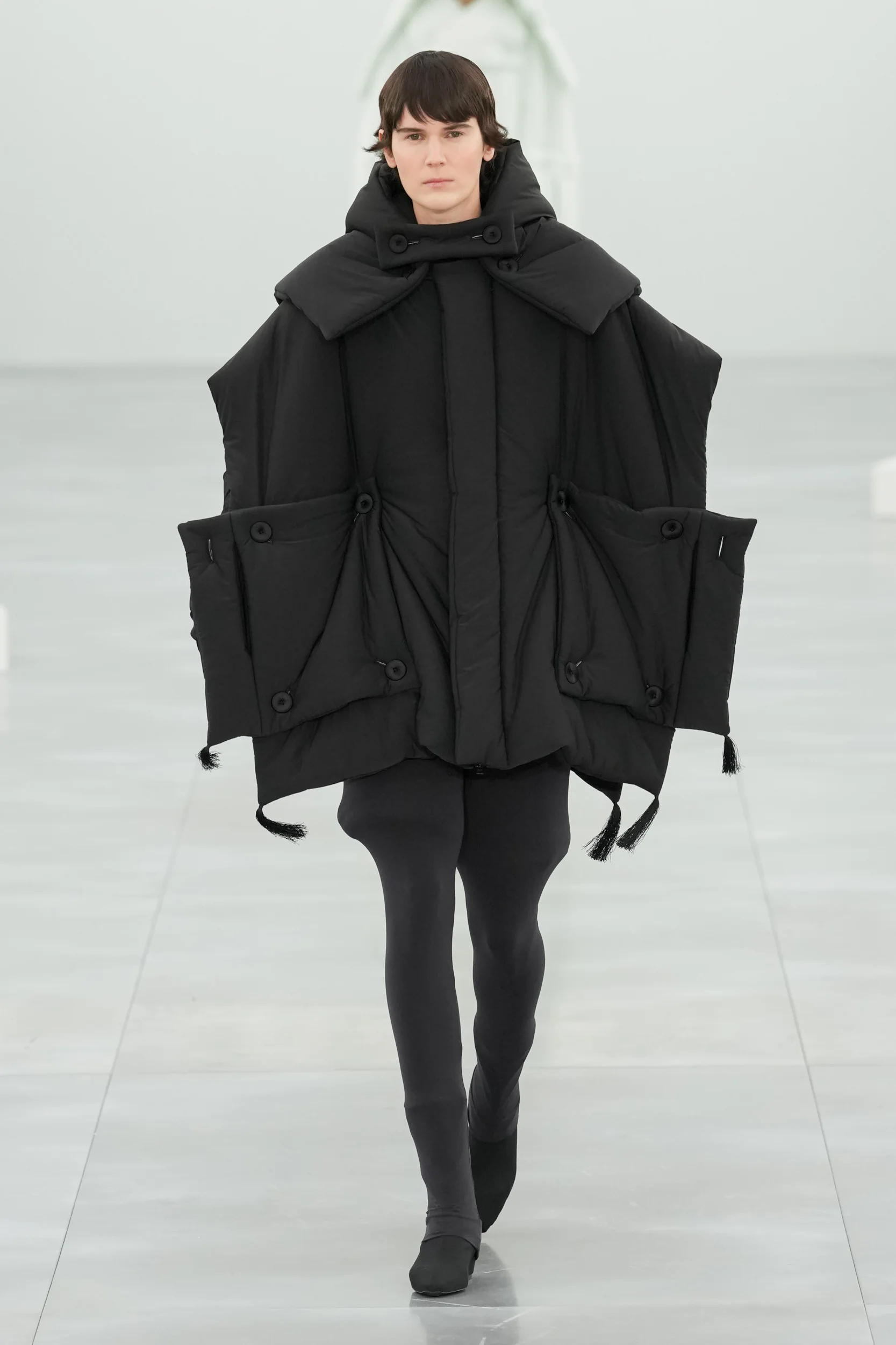 2025年秋冬コレクション_ISSEY MIYAKE(イッセイミヤケ)_モデル_37