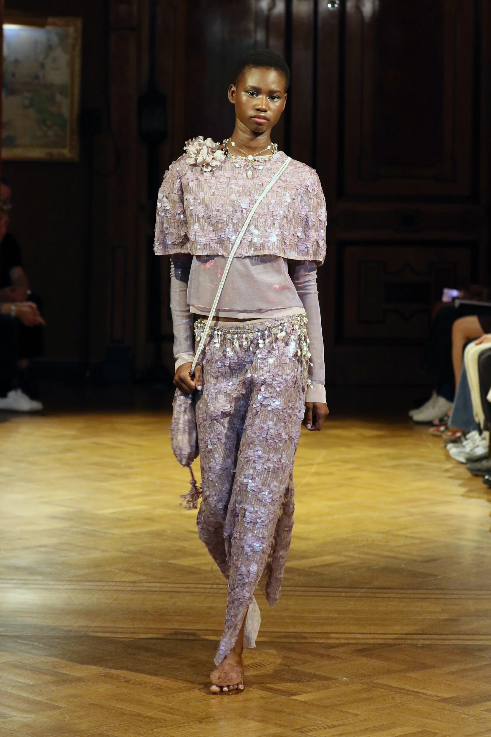 2027年春夏コレクション_ANNA SUI(アナ スイ)_モデル_15