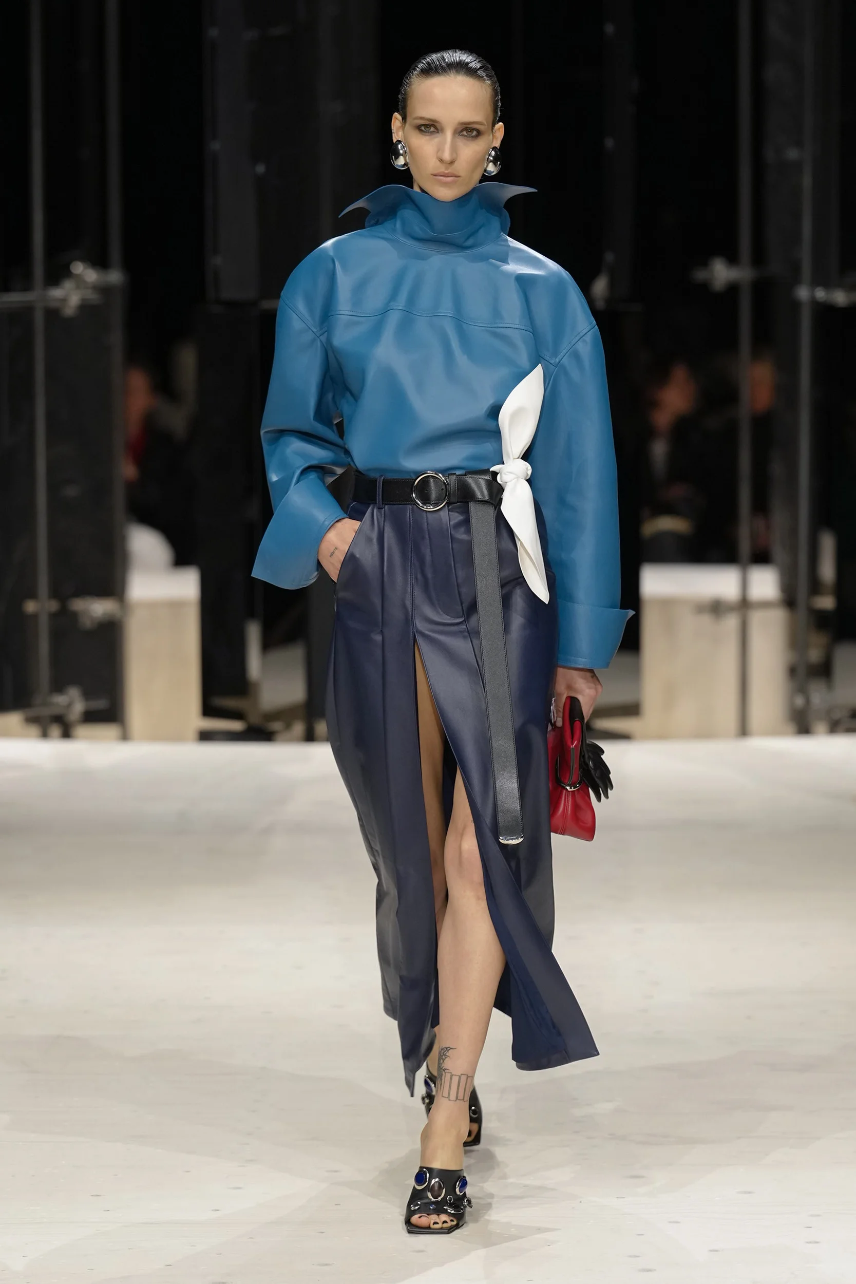 2026-27年秋冬コレクション_GIVENCHY(ジバンシィ)_モデル_17